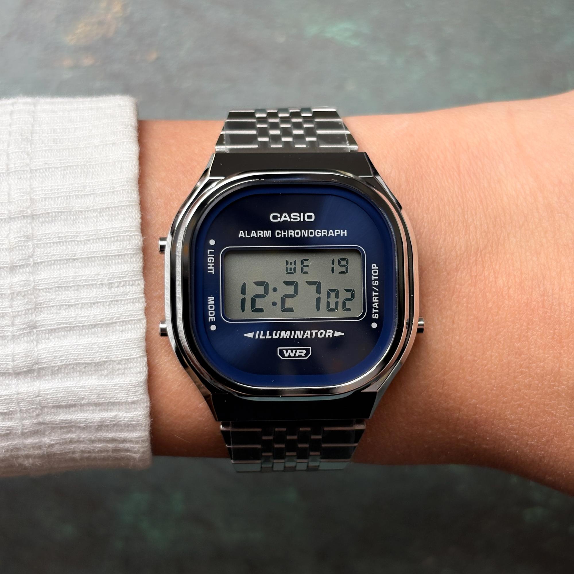 Casio A140WE-2AEF zegarek męski sportowy Retro bransoleta