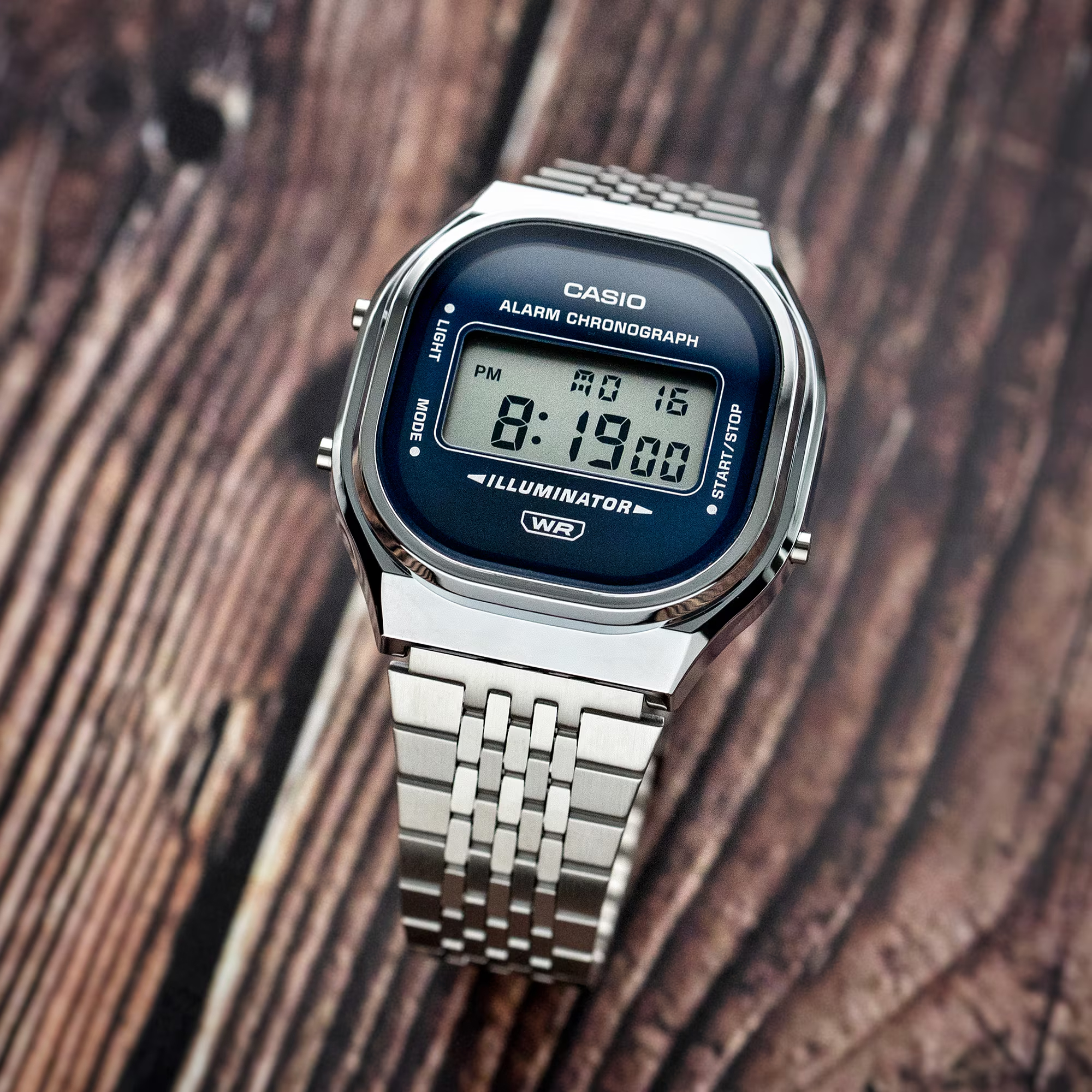 Casio A140WE-2AEF zegarek srebrny sportowy Retro bransoleta