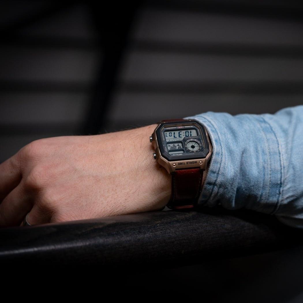 Casio AE-1200WHL-5AVEF zegarek brązowy sportowy Sportowe pasek