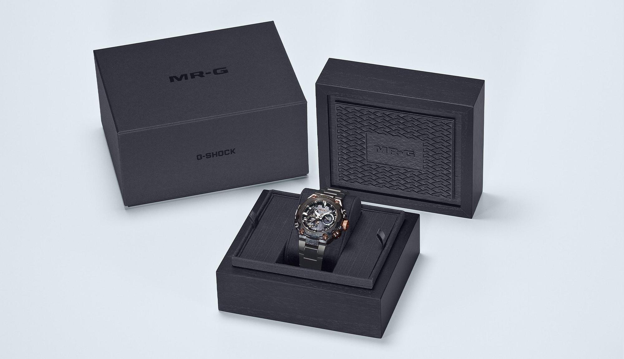 Casio MRG-B2000JS-1ADR zegarek