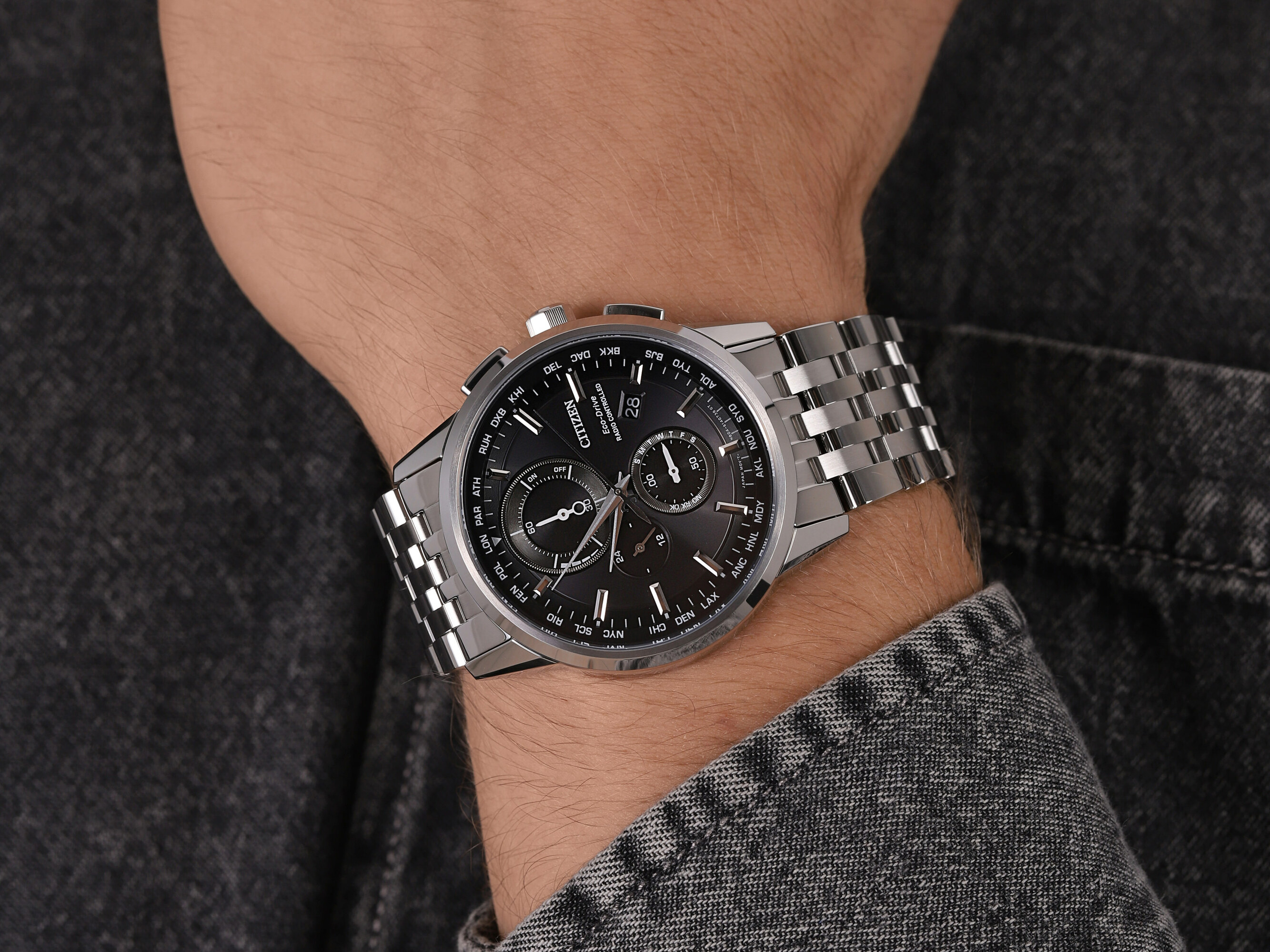 Citizen AT8110-61E zegarek srebrny klasyczny Radio Controlled bransoleta