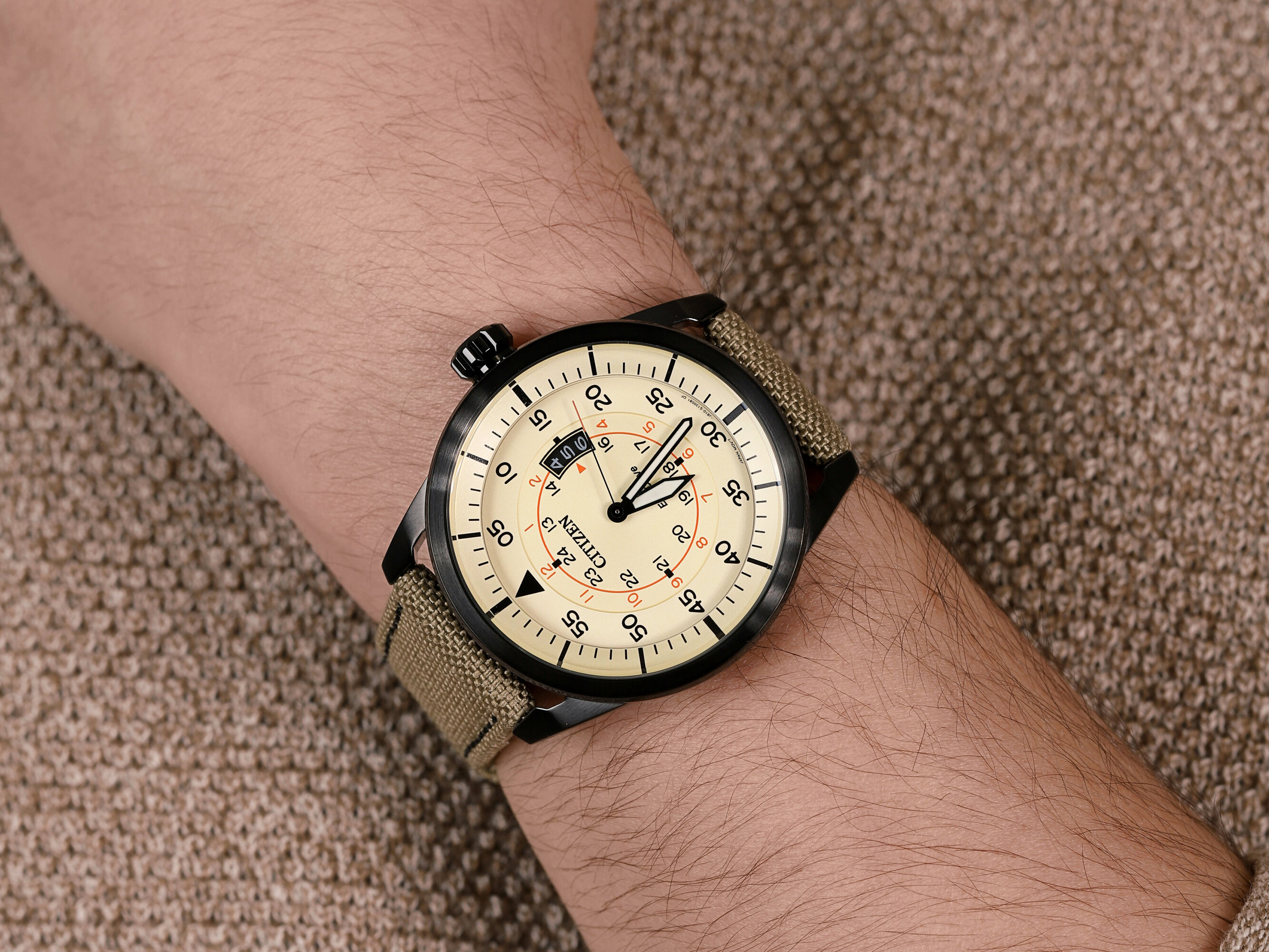 Citizen AW1365-19P zegarek szary klasyczny Ecodrive pasek - miniatura 4