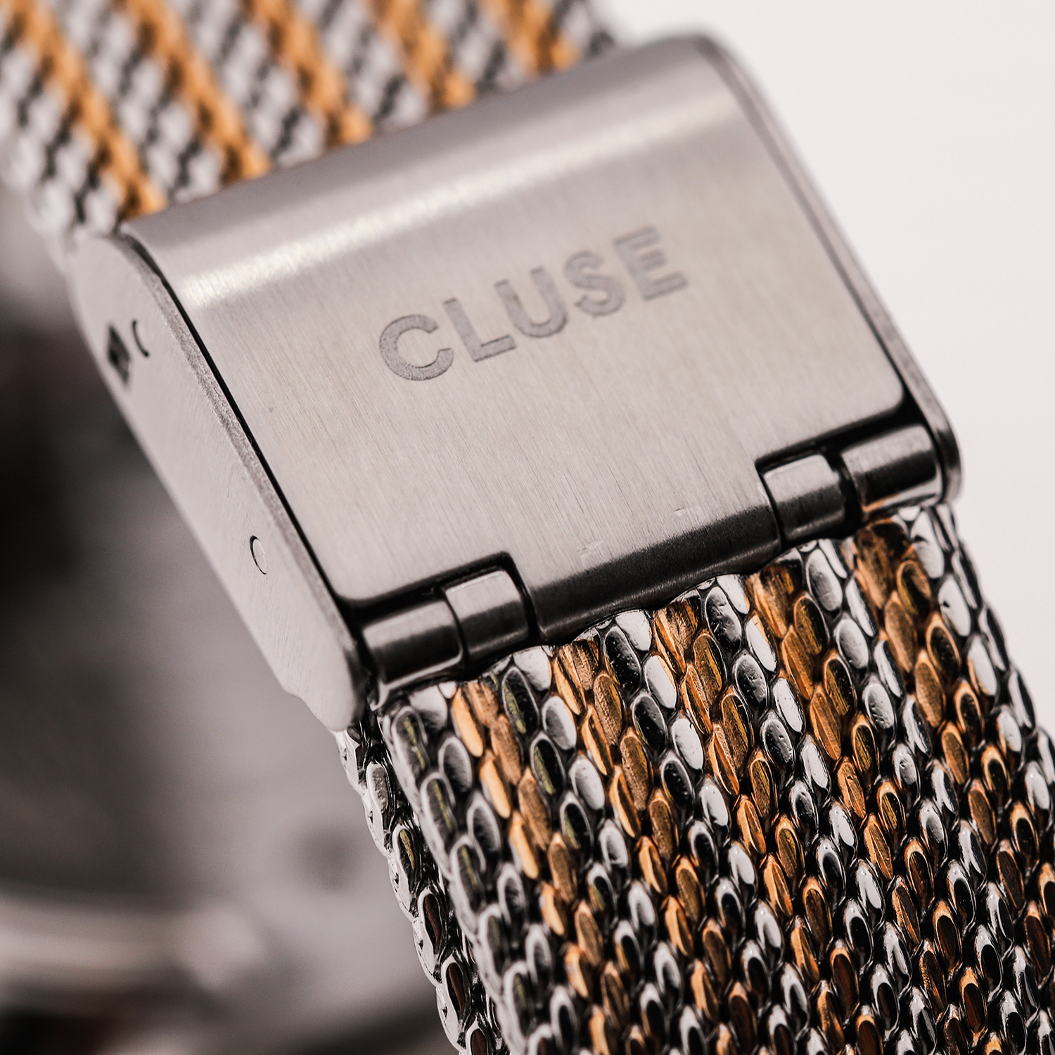 Cluse CL61001-POWYSTAWOWY Mesh Silver White/Silver Rose Gold zegarek fashion/modowy Triomphe