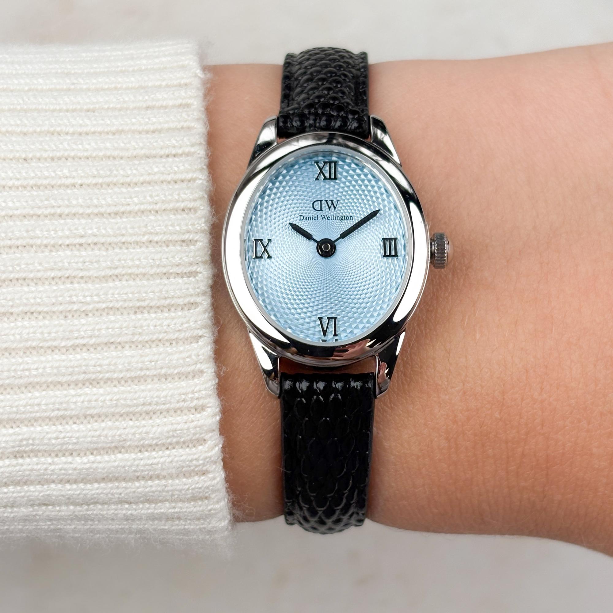 Daniel Wellington DW00100896 Ophelia Mini Black Lizard Ice Blue Guilloche Silver Damskie klasyczny zegarek srebrny