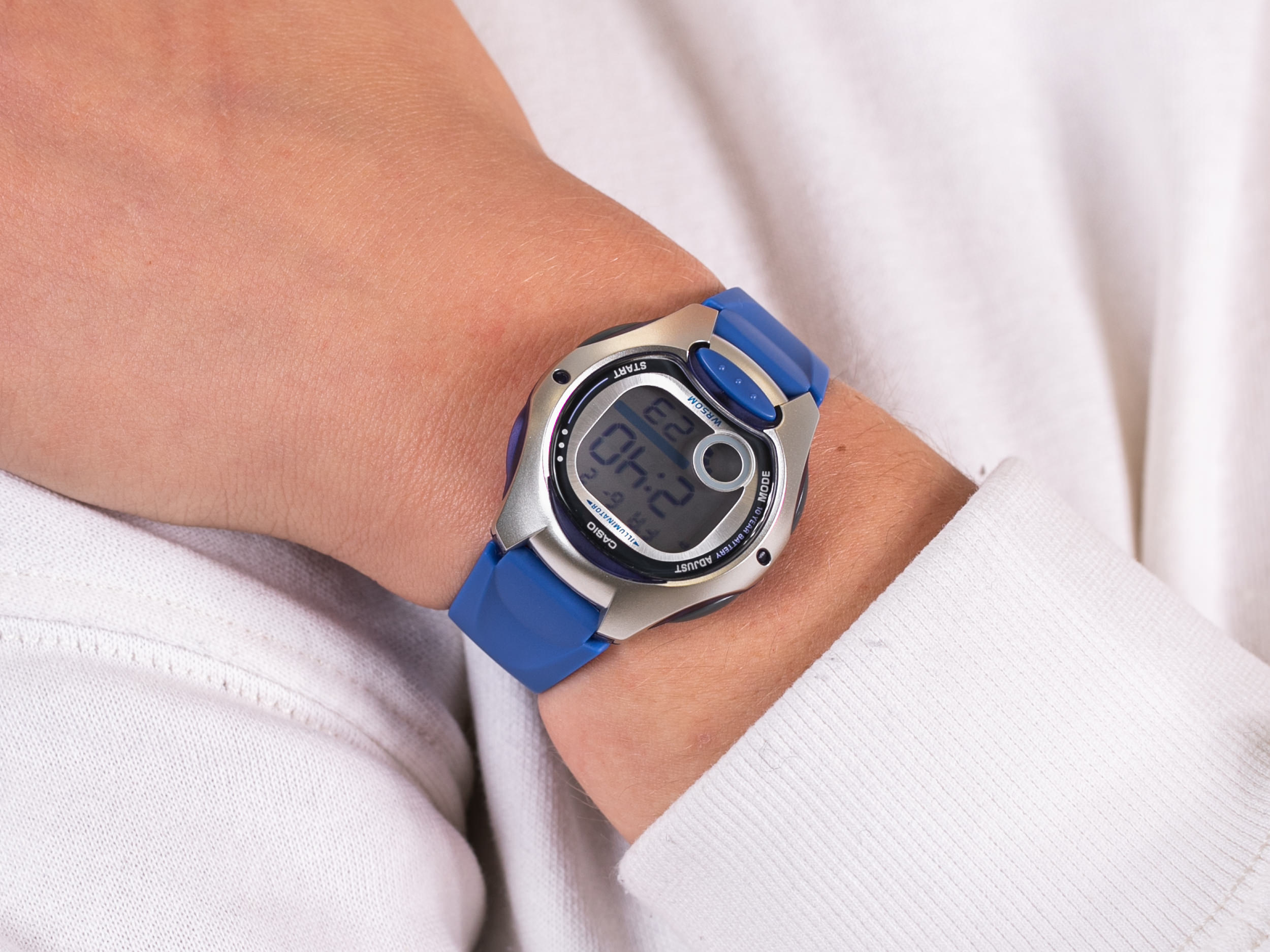Casio LW-200-2AV zegarek sportowy Sportowe