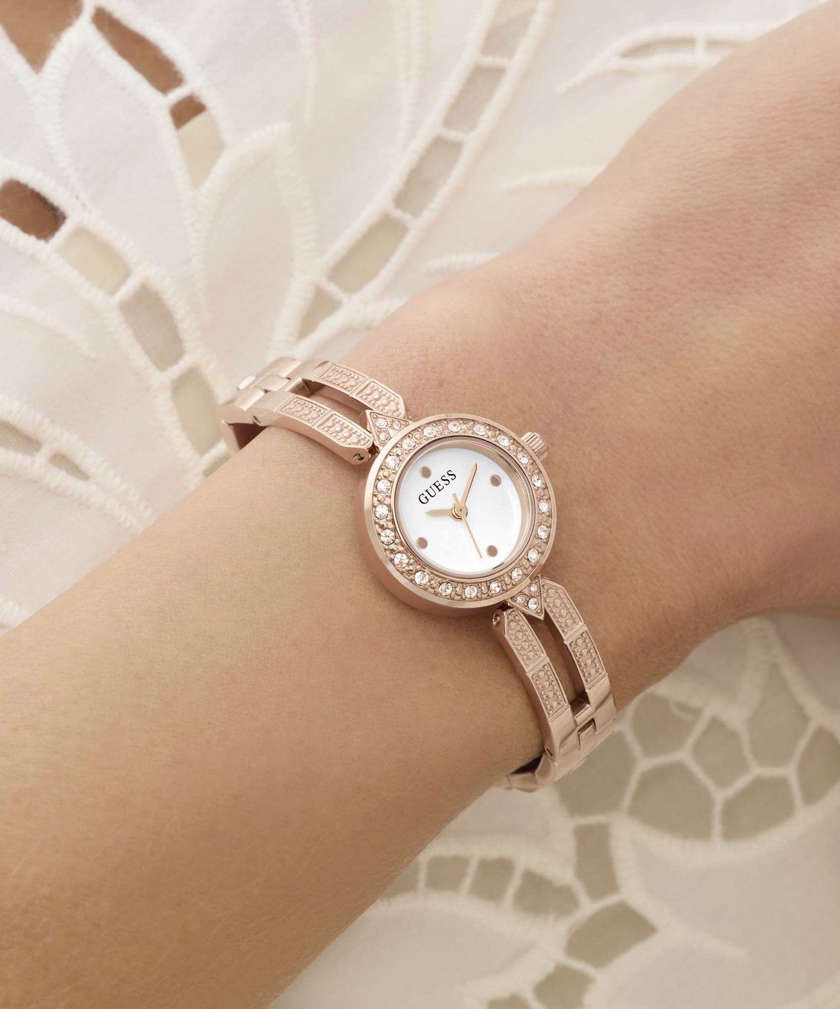 Casidy Guess GW1016L4 - hover