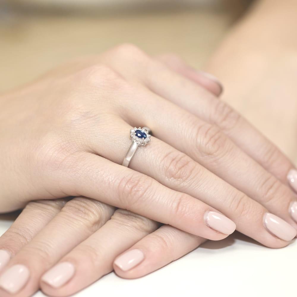 Pierścionek halo z białego złota próby 585 z szafirem Best Diamonds B0052-PI-AUB-SAB-02-OW - hover