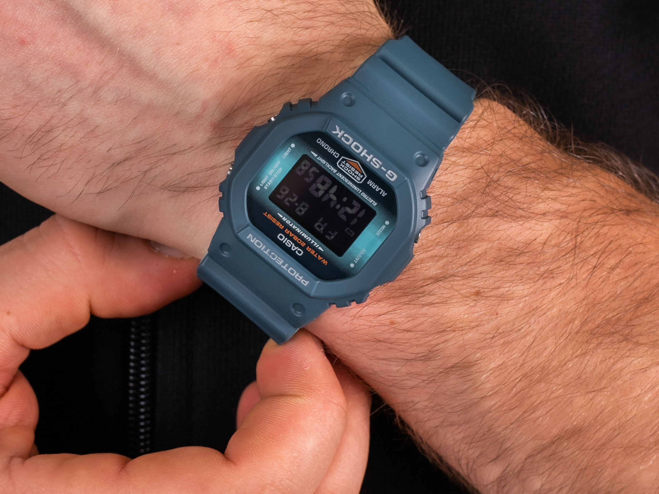 G-Shock DW-5600CC-2ER Light Blue zegarek sportowy G-SHOCK Original - miniatura 4