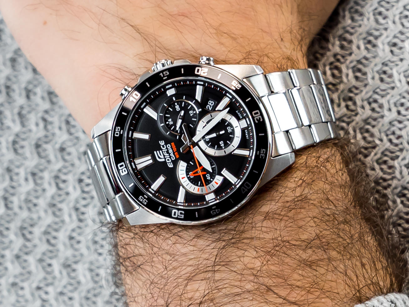 Edifice EFV-570D-1AVUEF SPORTY CHRONOGRAPH zegarek klasyczny EDIFICE Momentum