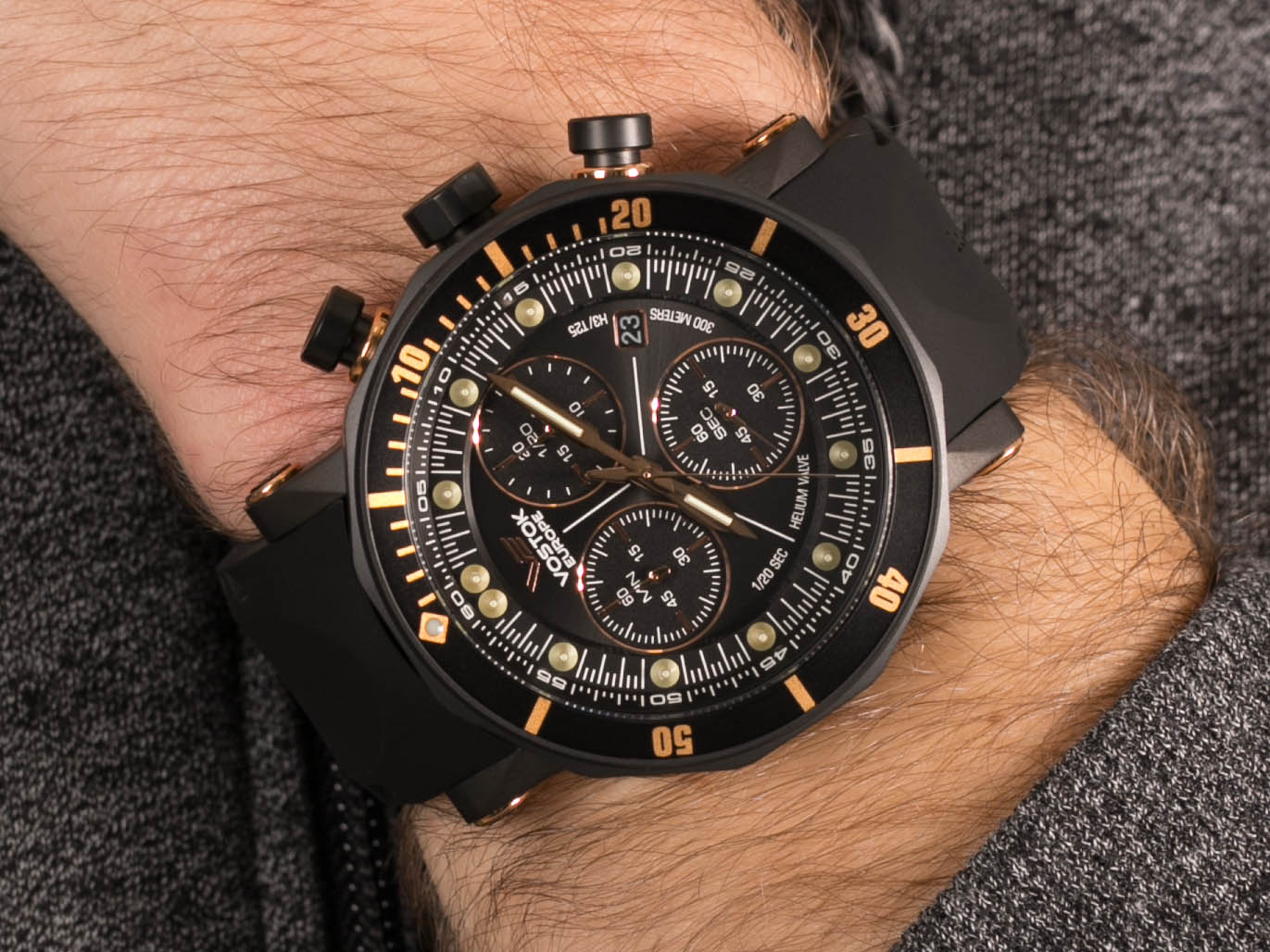 zegarek Vostok Europe 6S30-6203211 czarny Lunokhod - miniatura 4