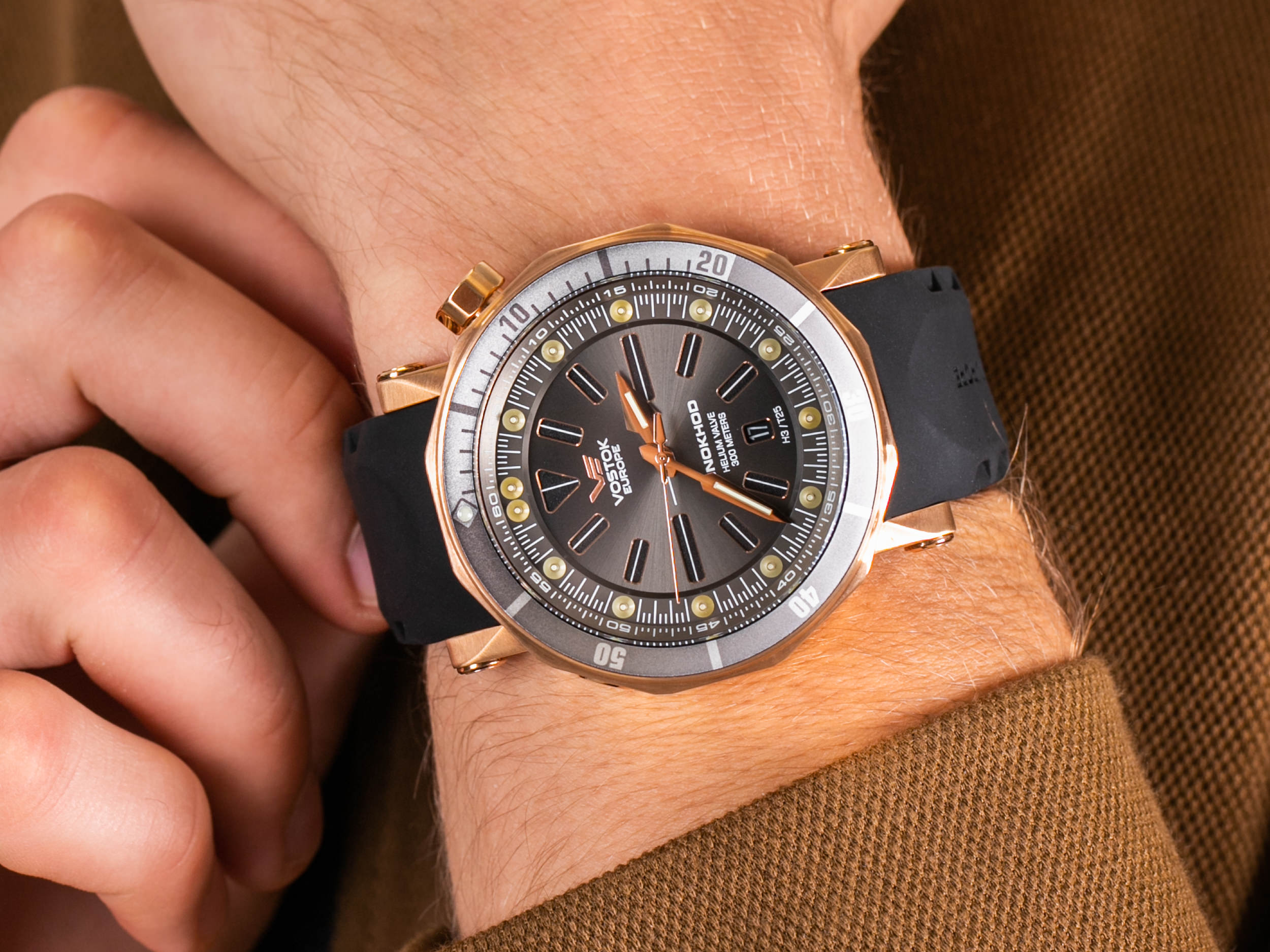 zegarek Vostok Europe NH35A-6209209 różowe złoto Lunokhod - miniatura 4