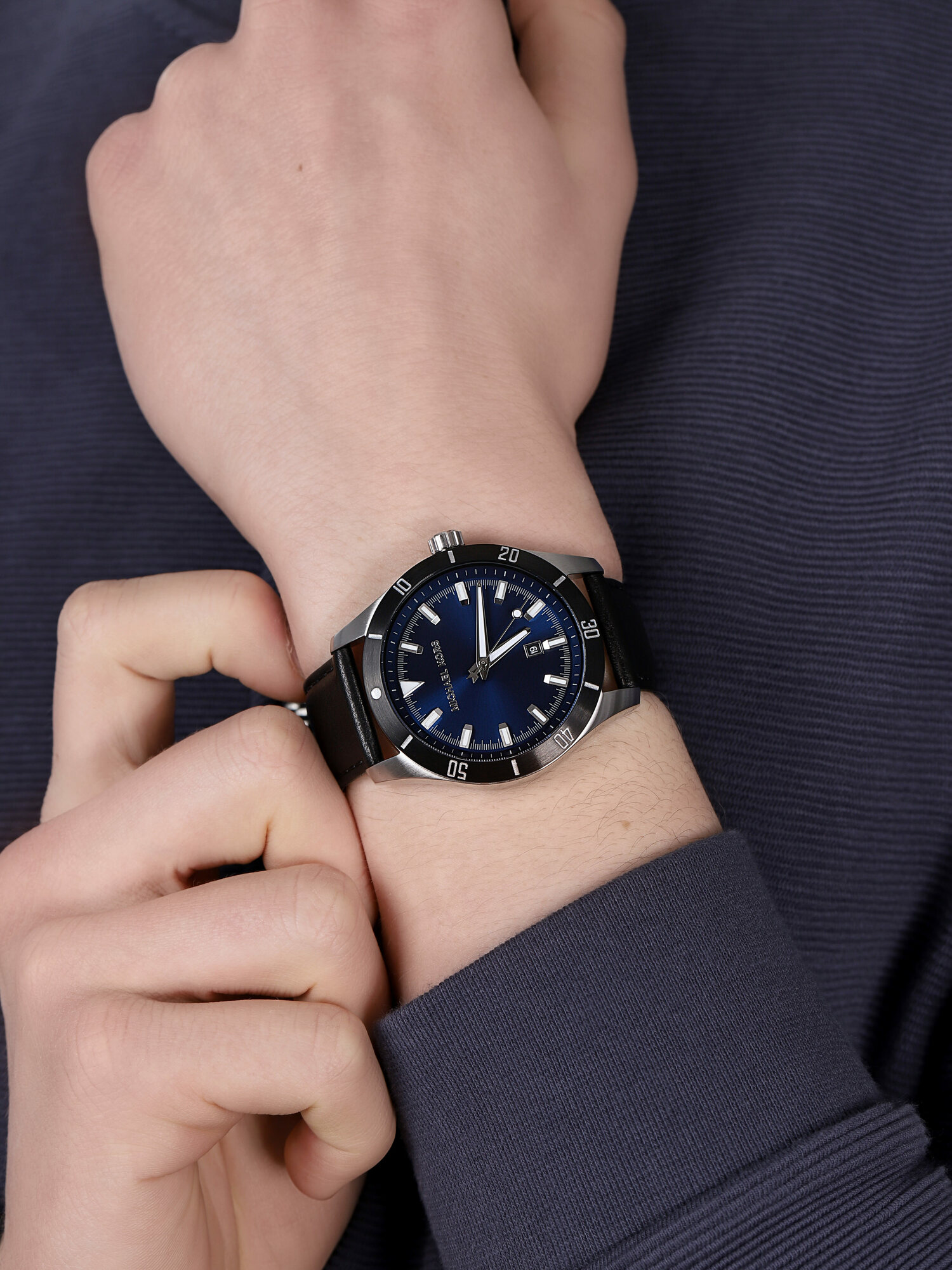 Michael Kors MK8854 zegarek srebrny klasyczny Layton pasek - miniatura 3