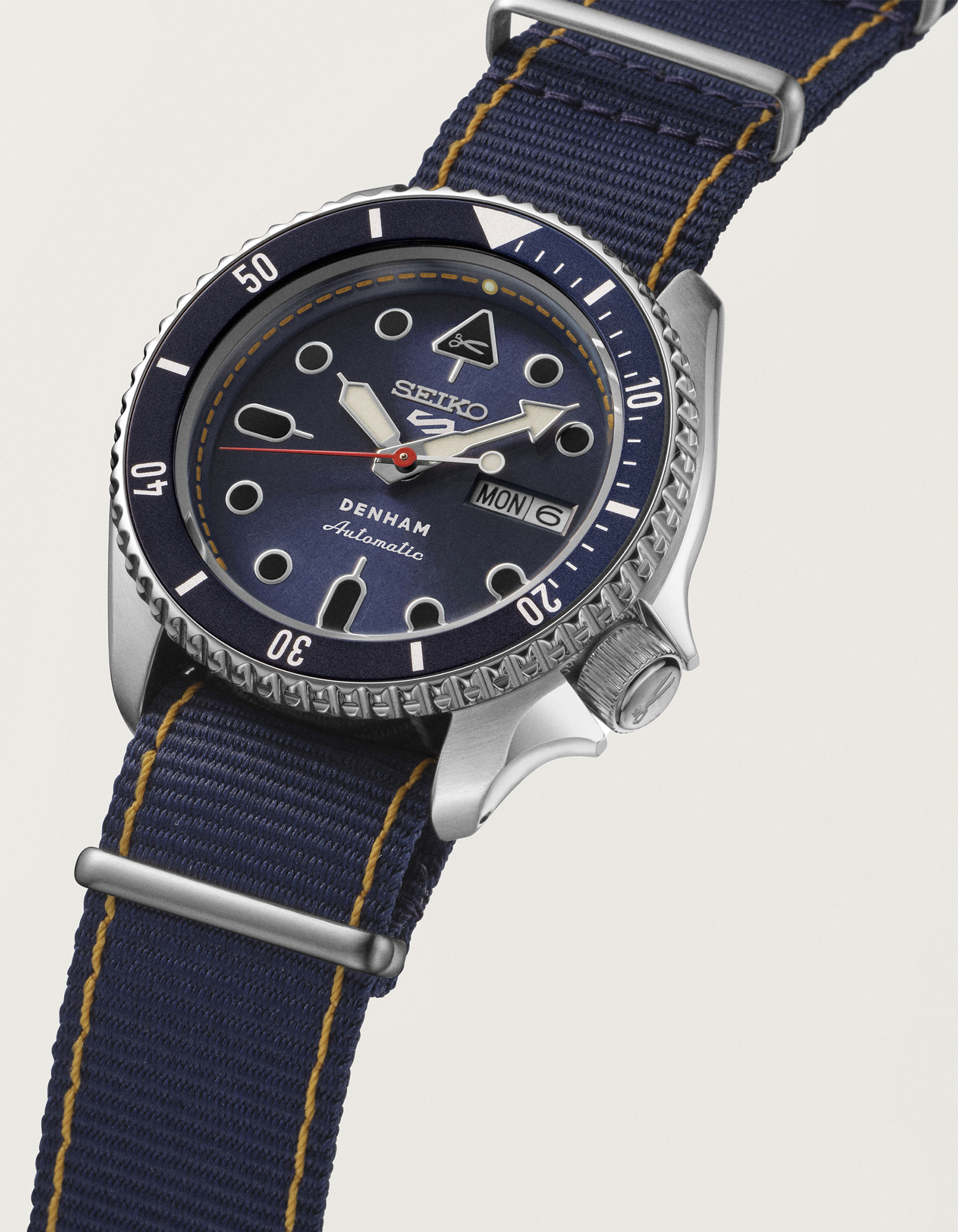 Seiko SRPL35K1 zegarek męski Sports Automat srebrny