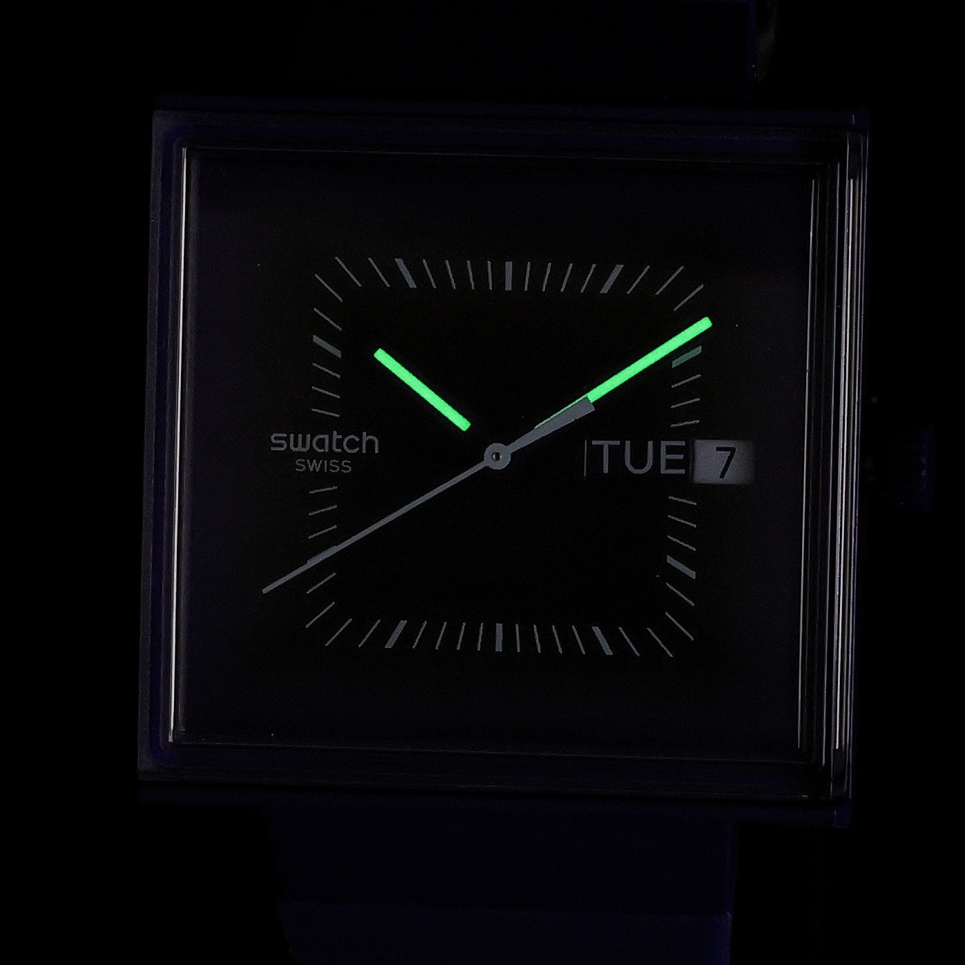 Swatch SO34N700 SQUARELY BLACKLIGHT Bioceramic klasyczny zegarek niebieski