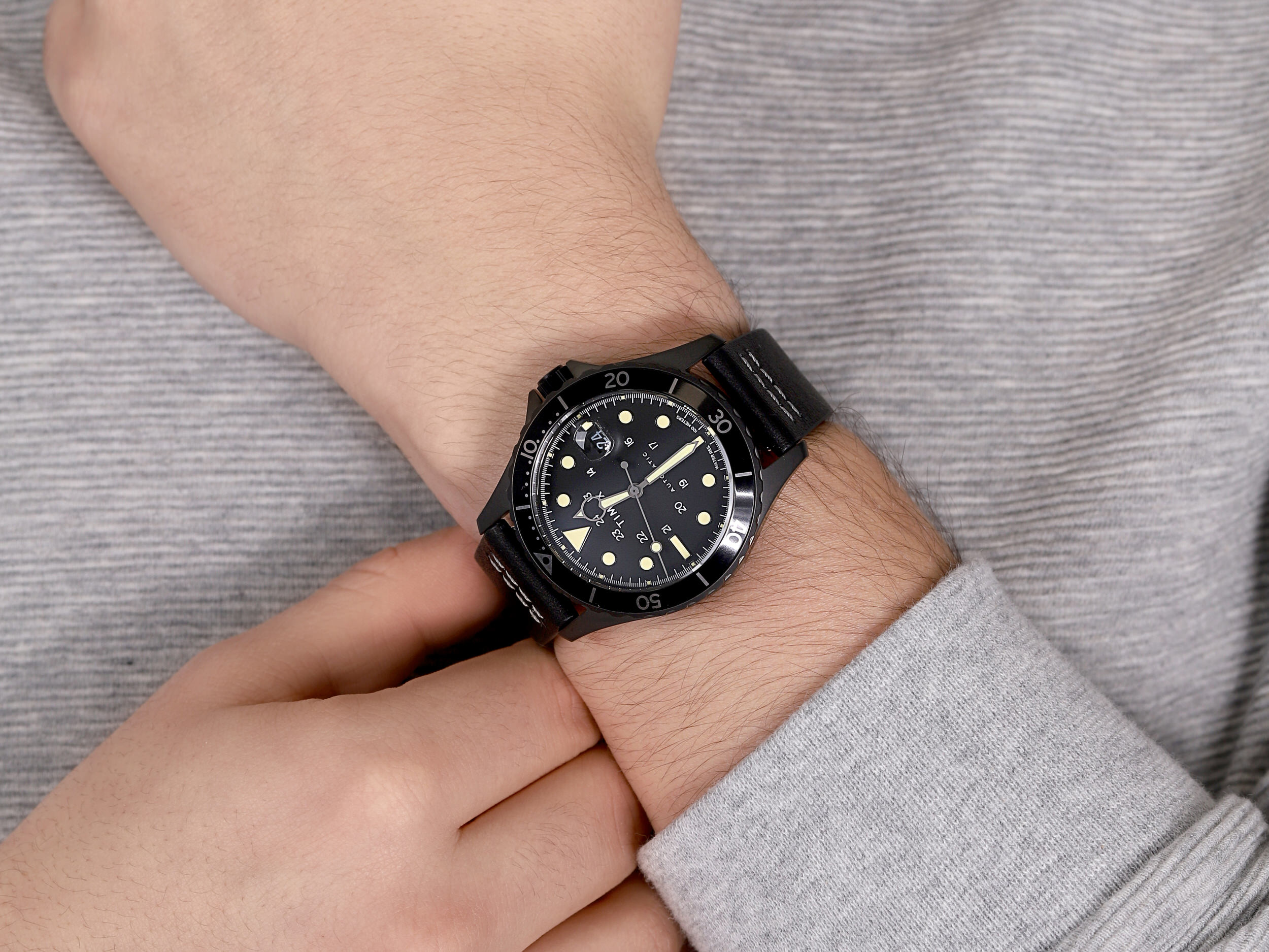 Timex TW2U10000 zegarek czarny klasyczny Navi XL pasek - miniatura 4