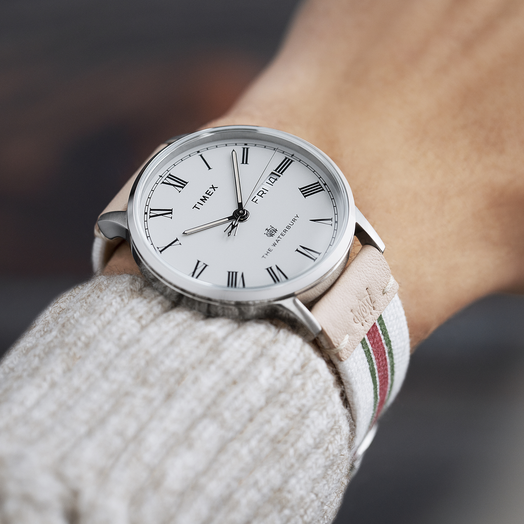Timex TW2V73700 zegarek srebrny klasyczny Waterbury pasek