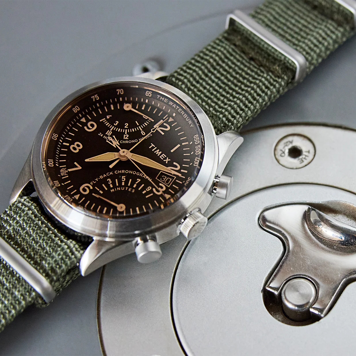 Timex TW2W82400 zegarek Waterbury - miniatura 6