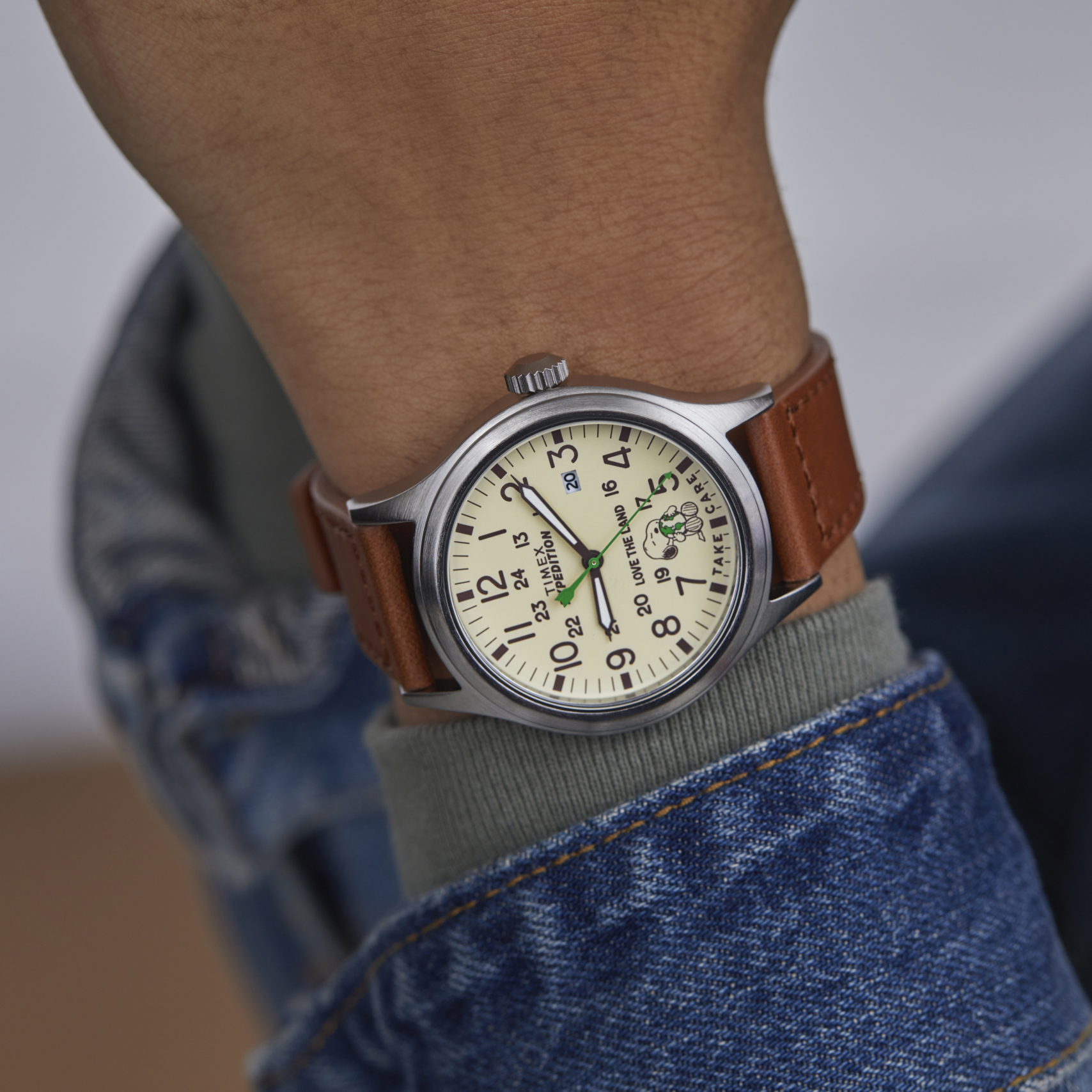 Timex TW4B25000 zegarek srebrny klasyczny Expedition pasek