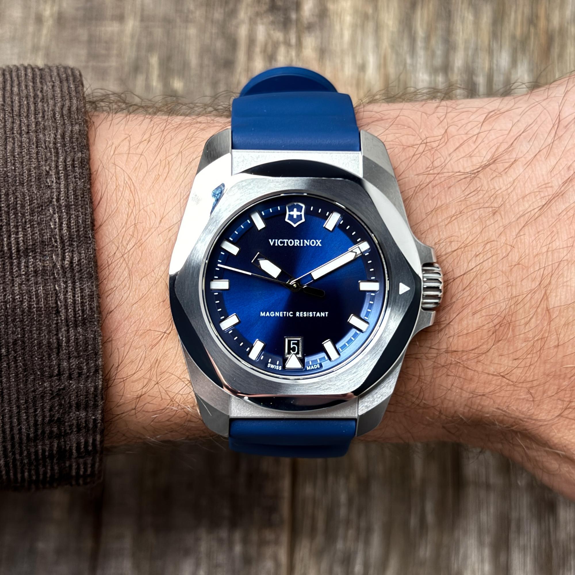 Victorinox 242084 INOX Quartz INOX sportowy zegarek srebrny