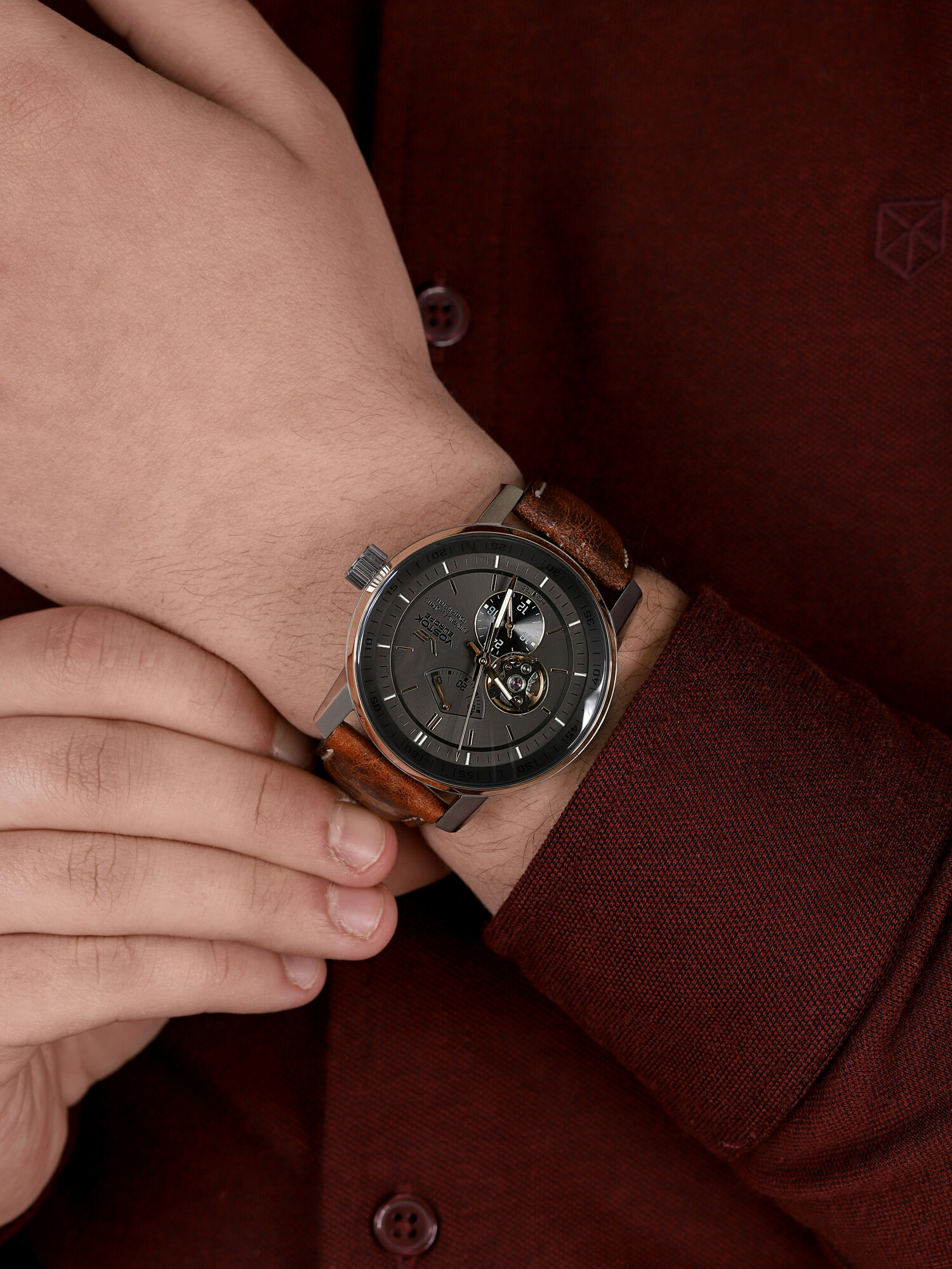 Vostok Europe YN84-565E551 Limousine Automatic Power Reserve Open Heart zegarek klasyczny Limousine - miniatura 3