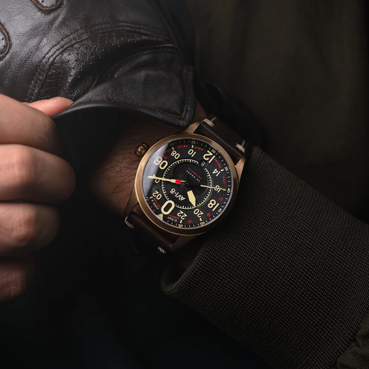 zegarek AVI-8 AV-4116-RBL-01 męski Spitfire SPITFIRE D-DAY 80 ROYAL BRITISH LEGION 24 HOUR AUTOMATIC BRONZE LIMITED EDITION - miniatura 10