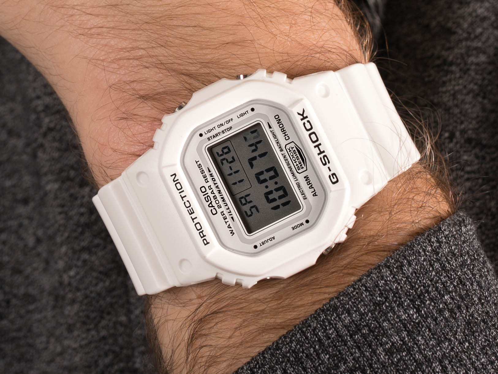 zegarek G-Shock DW-5600MWVCF-7ER biały G-SHOCK Original - miniatura 4