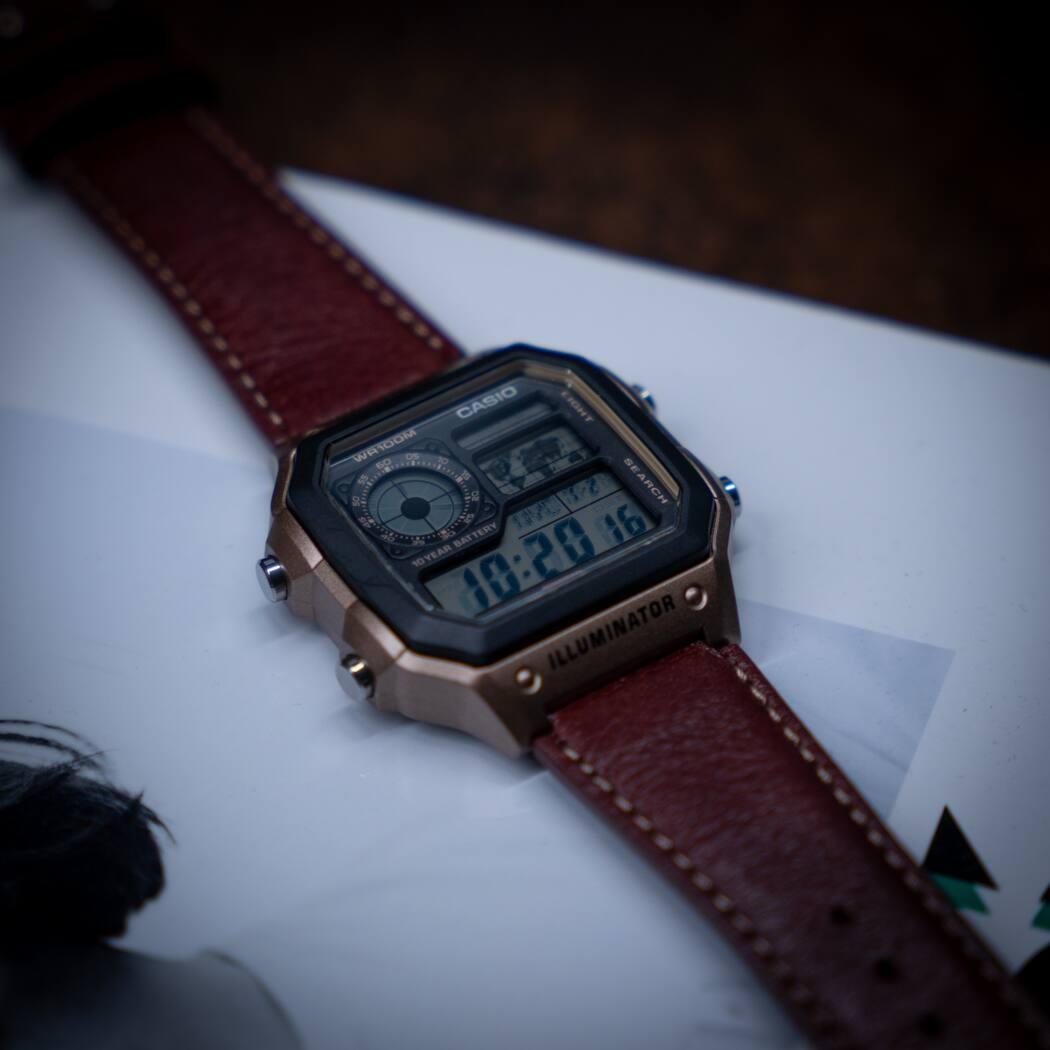 zegarek Casio AE-1200WHL-5AVEF brązowy Sportowe