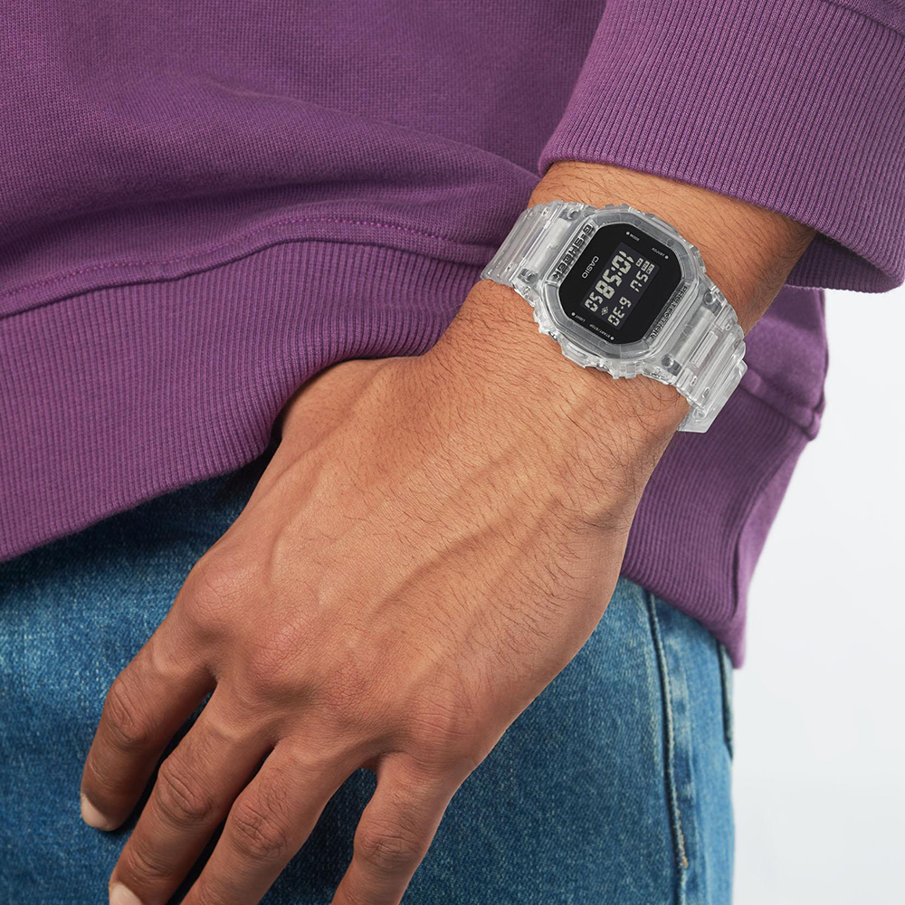 zegarek Casio DW-5600SKE-7ER bezbarwny G-Shock