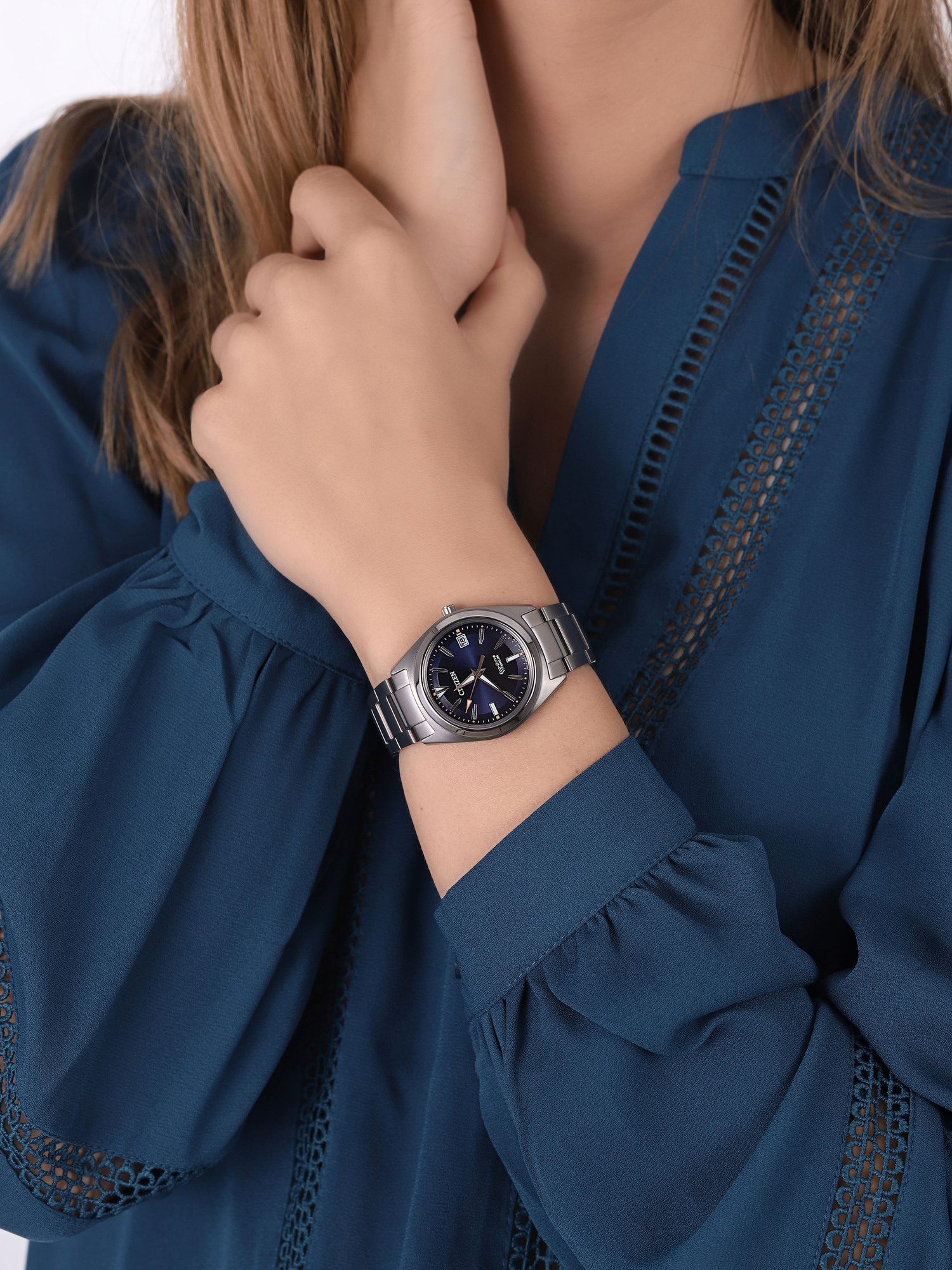 zegarek Citizen FE6150-85L solar damski Titanium - miniatura 3