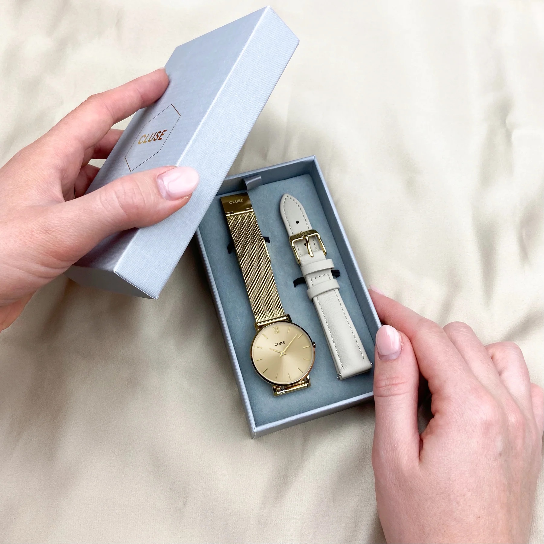 zegarek Cluse CG10206 kwarcowy damski Minuit Minuit Gold and Strap Gift Box