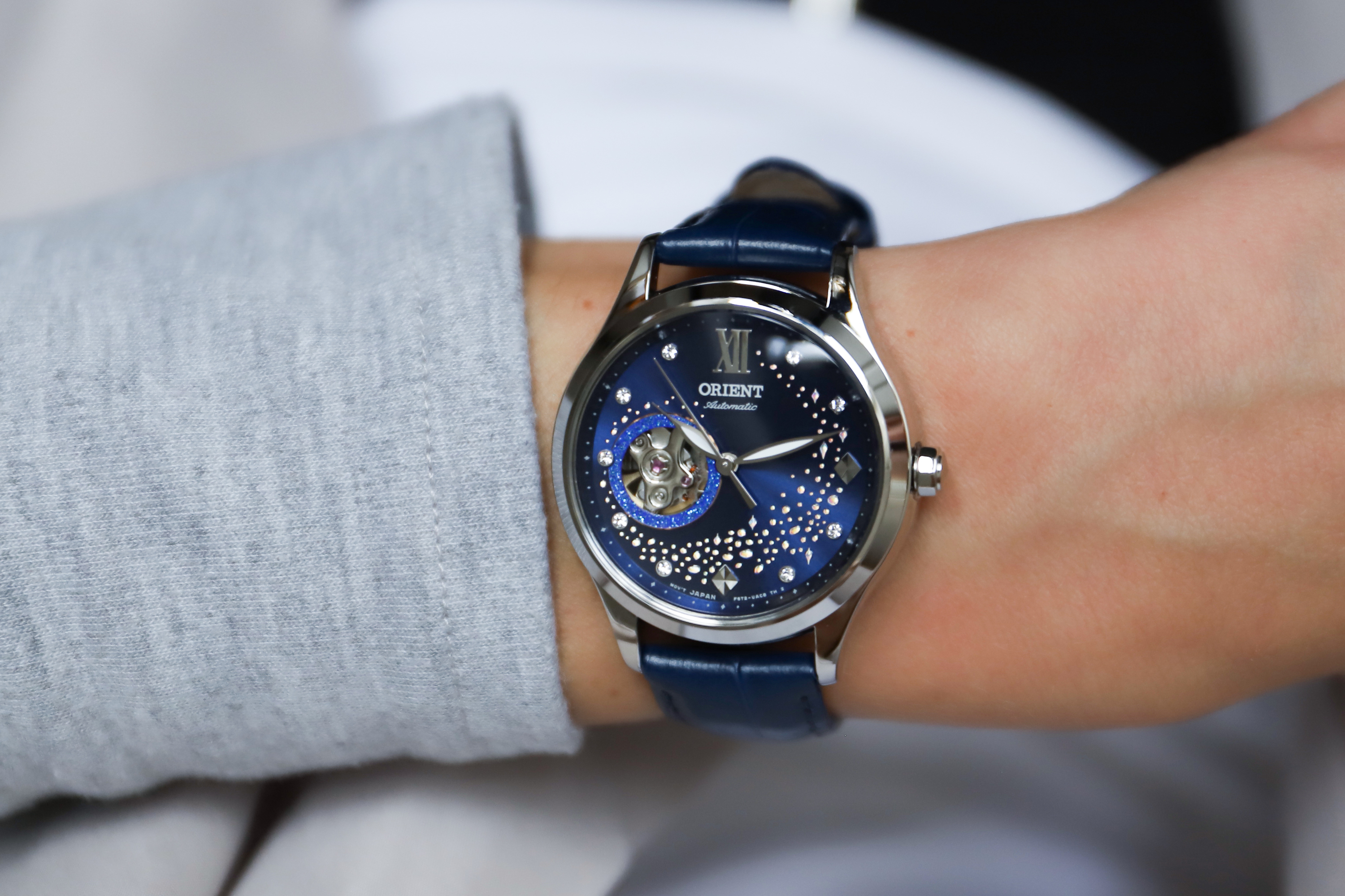 Orient RA-AG0018L10B Blue Moon II Automatic Contemporary klasyczny zegarek srebrny