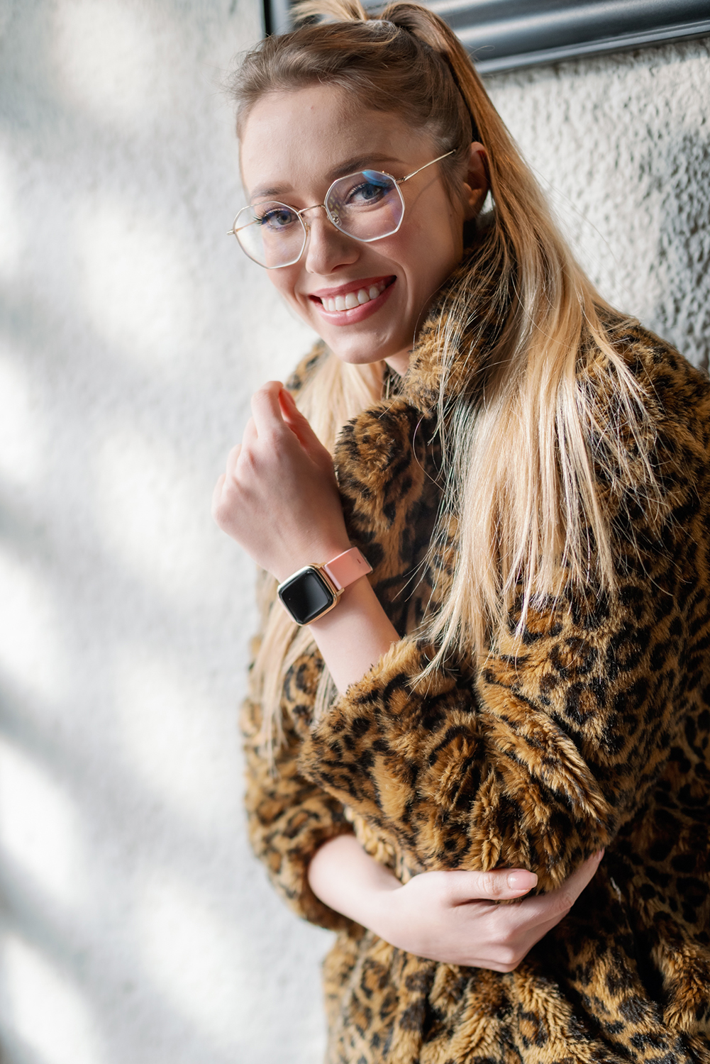 Garett 5903246286373 Damskie Smartwatch Garett Lady Viki złoty zegarek damski sportowy z tworzywa sztucznego