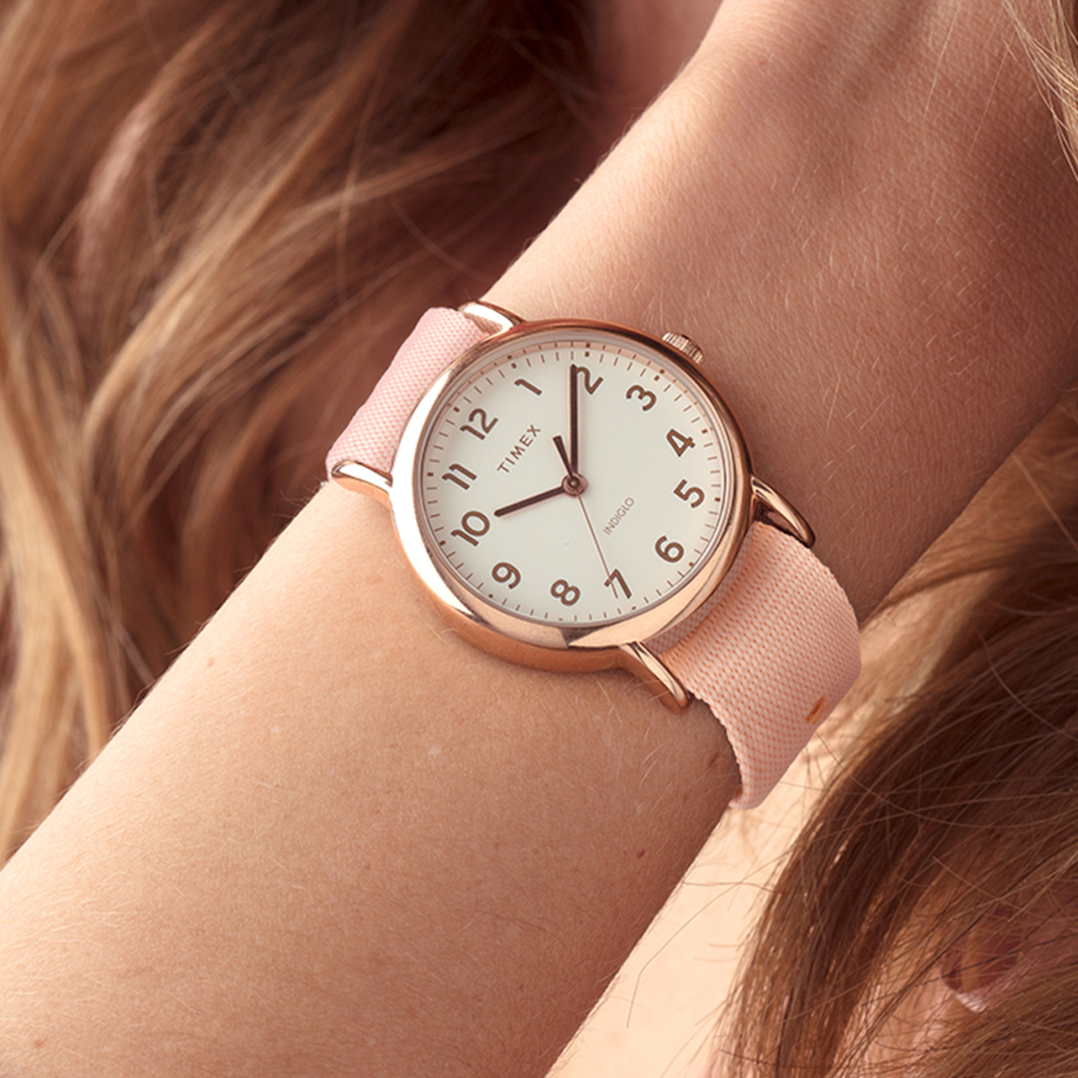Timex TW2R59600 zegarek różowe złoto fashion/modowy Weekender pasek