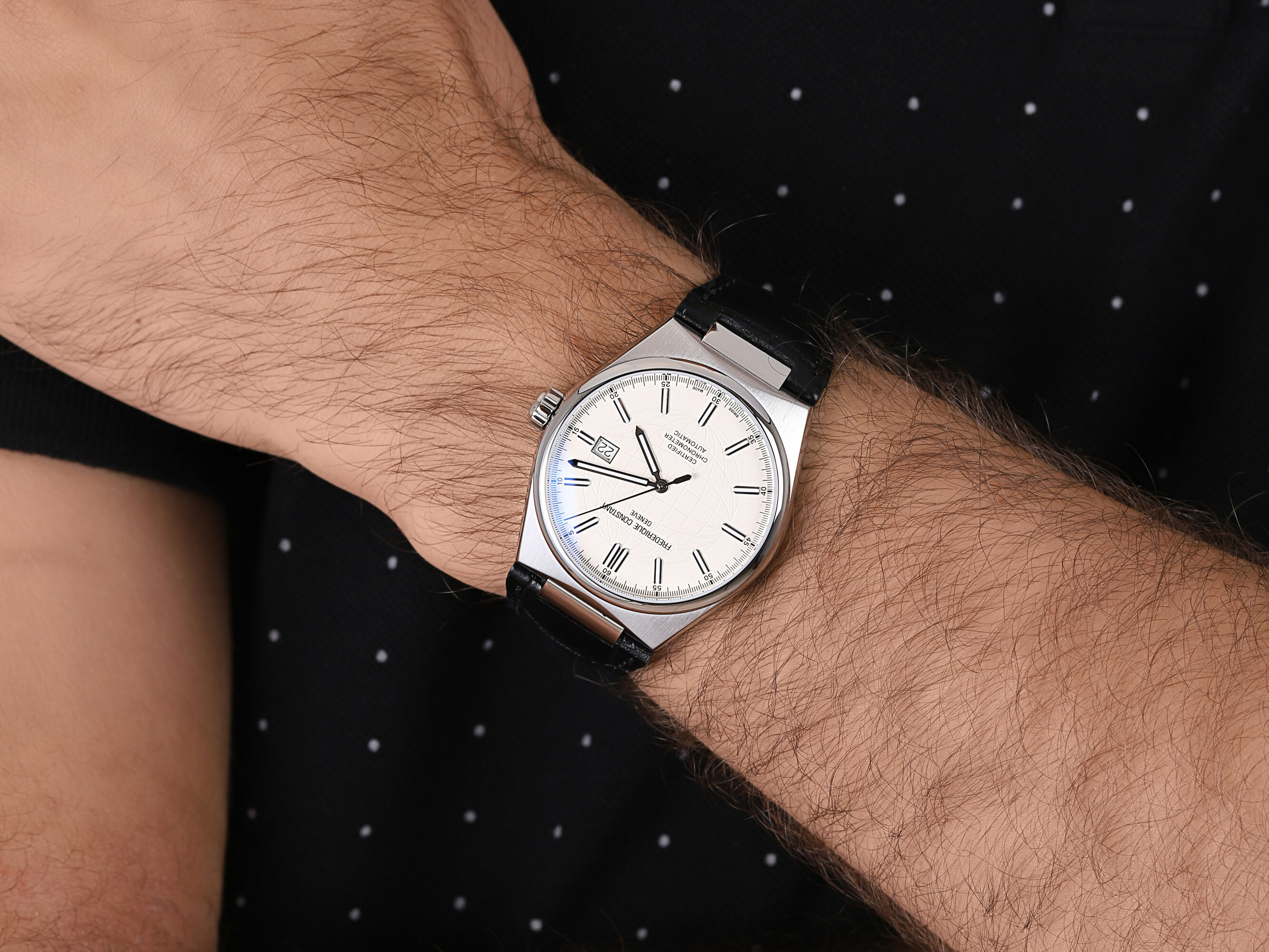 zegarek Frederique Constant FC-303S4NH6 srebrny Highlife