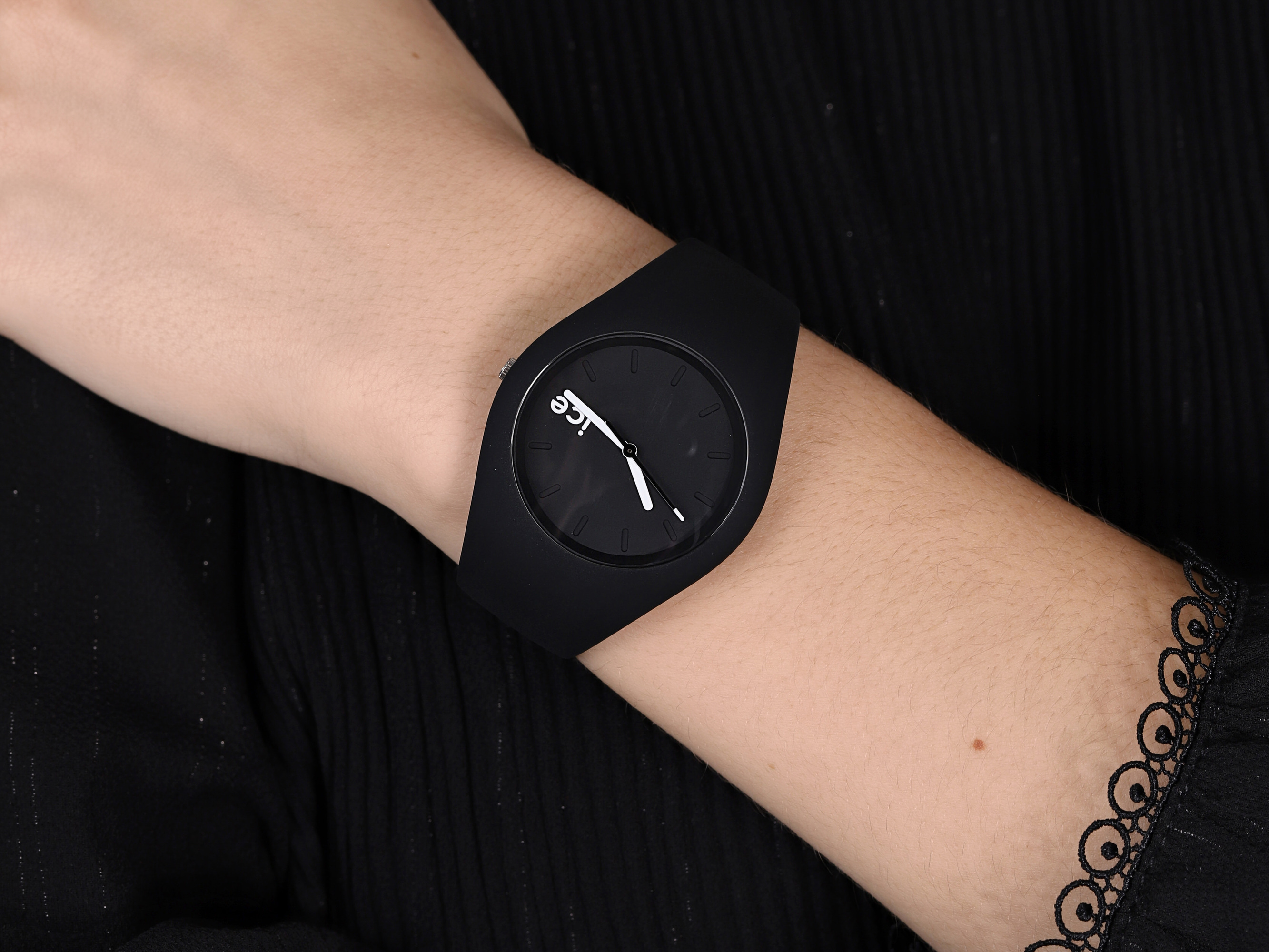 zegarek ICE Watch ICE.001226 kwarcowy damski Ice-Ola ICE ola black unisex rozm. M - miniatura 4