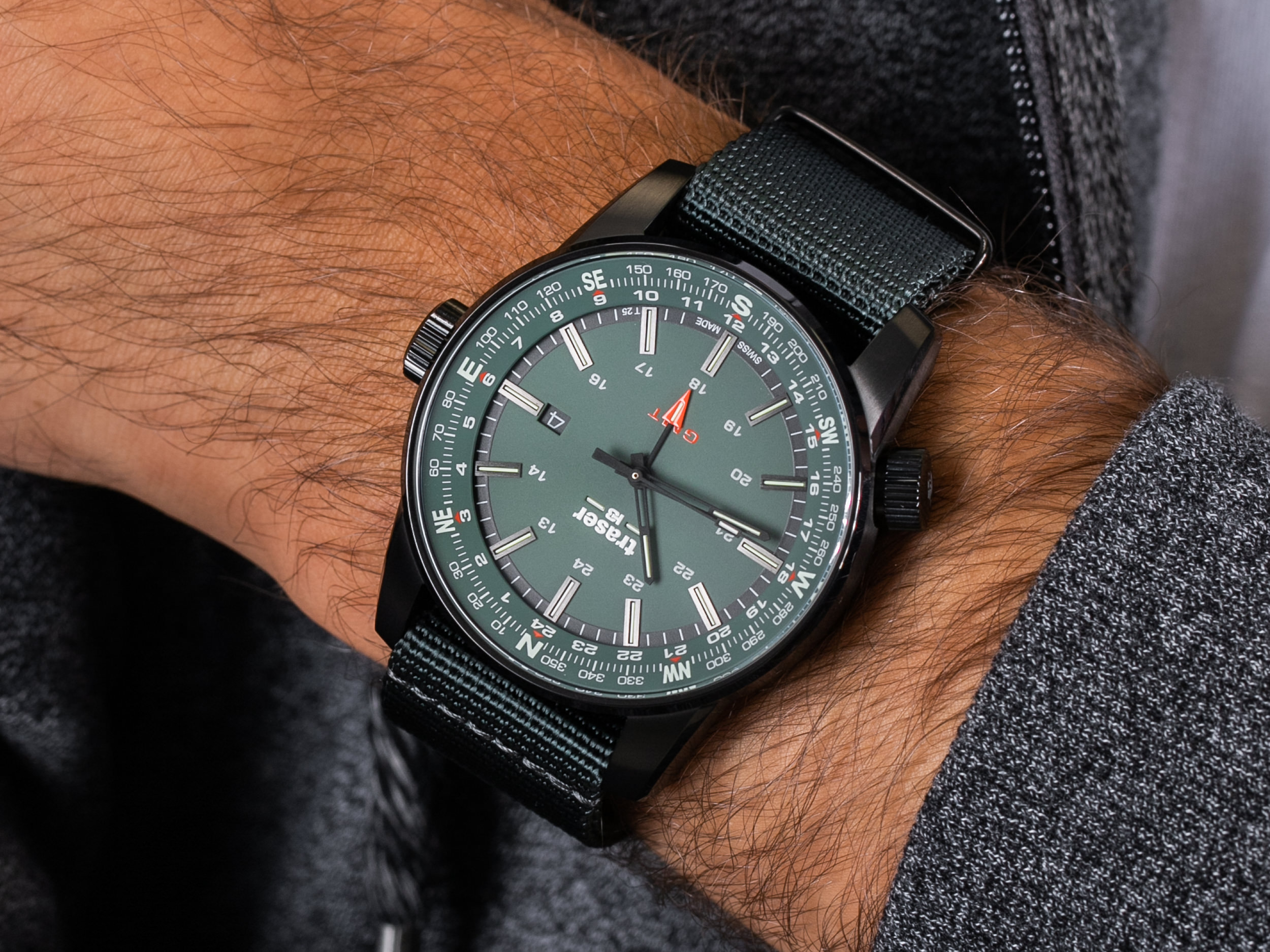 Traser TS-109035 P68 Pathfinder GMT Green zegarek sportowy P68 Pathfinder GMT