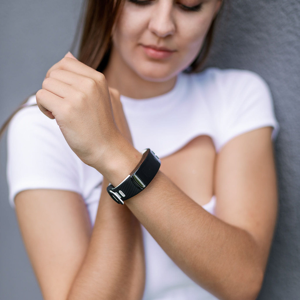 zegarek Garett 5903246280272 Smartband Opaska Sportowa Garett FIT 23 GPS Bialy męski z termometr Smartbandy - Opaski sportowe - miniatura 3