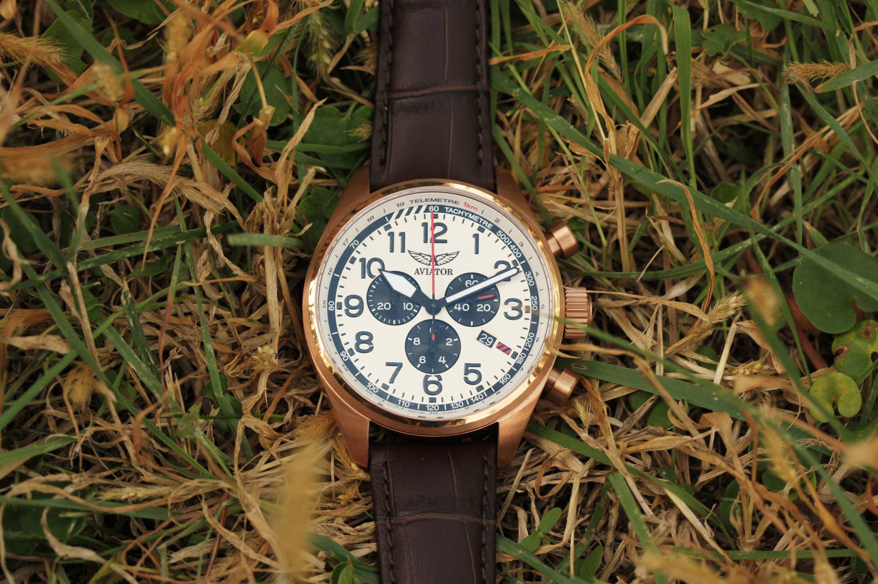 Aviator V.2.25.2.173.4 zegarek różowe złoto klasyczny Airacobra pasek