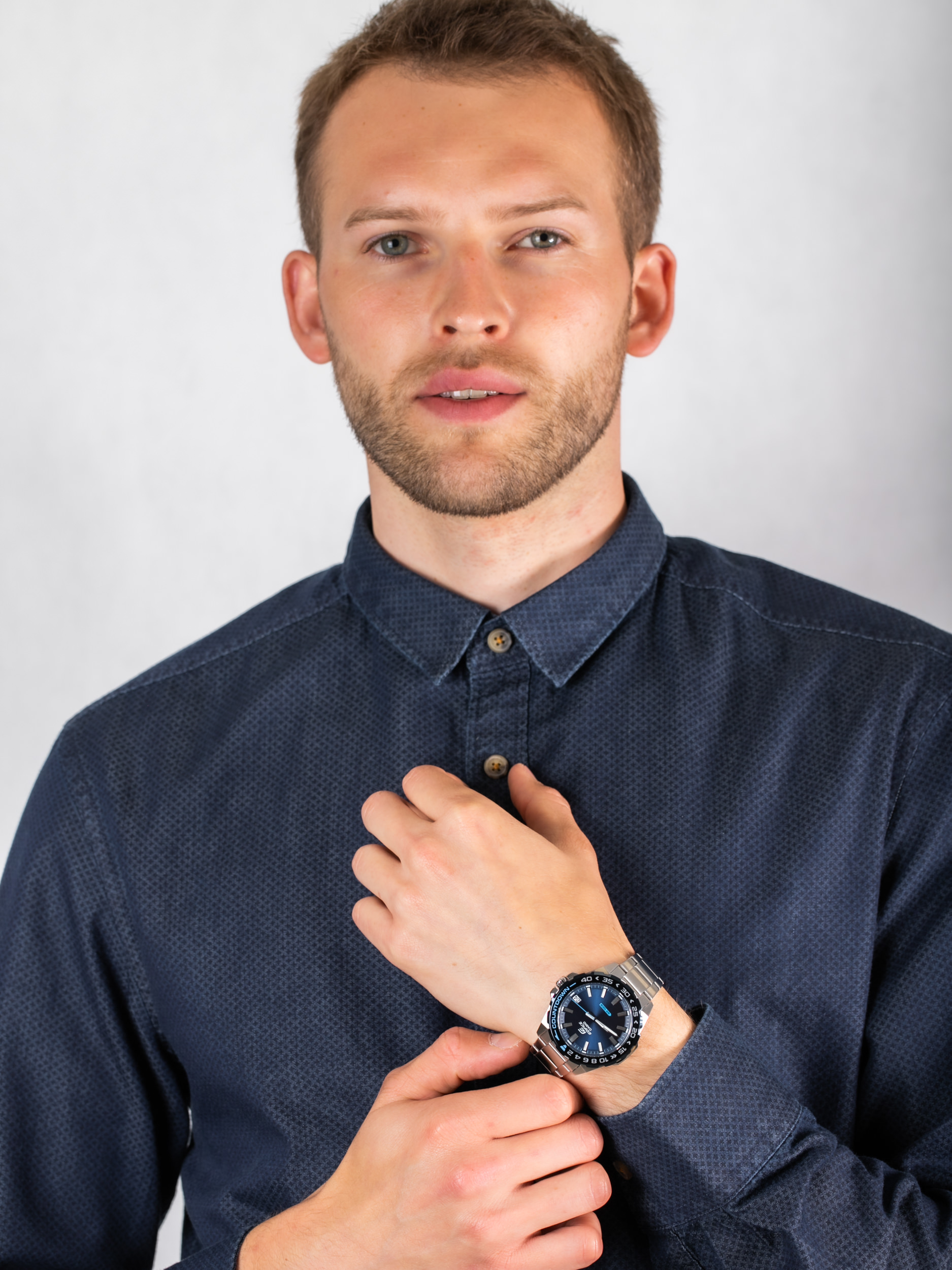 Edifice EFV-120DB-2AVUEF zegarek męski EDIFICE Momentum - miniatura 2