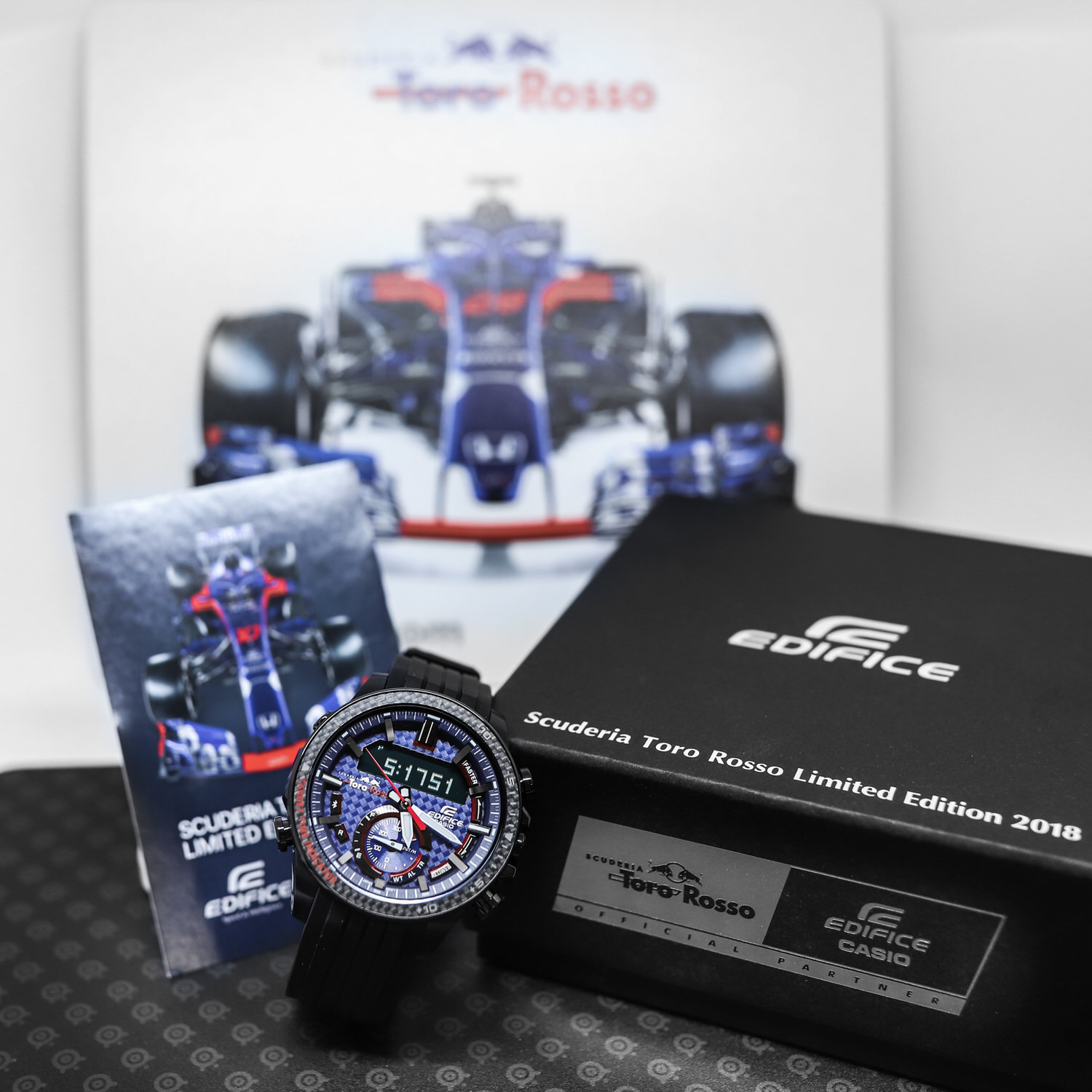 zegarek Edifice ECB-800TR-2AER solar męski EDIFICE Premium SCUDERIA TORO ROSSO LIMITED EDITION