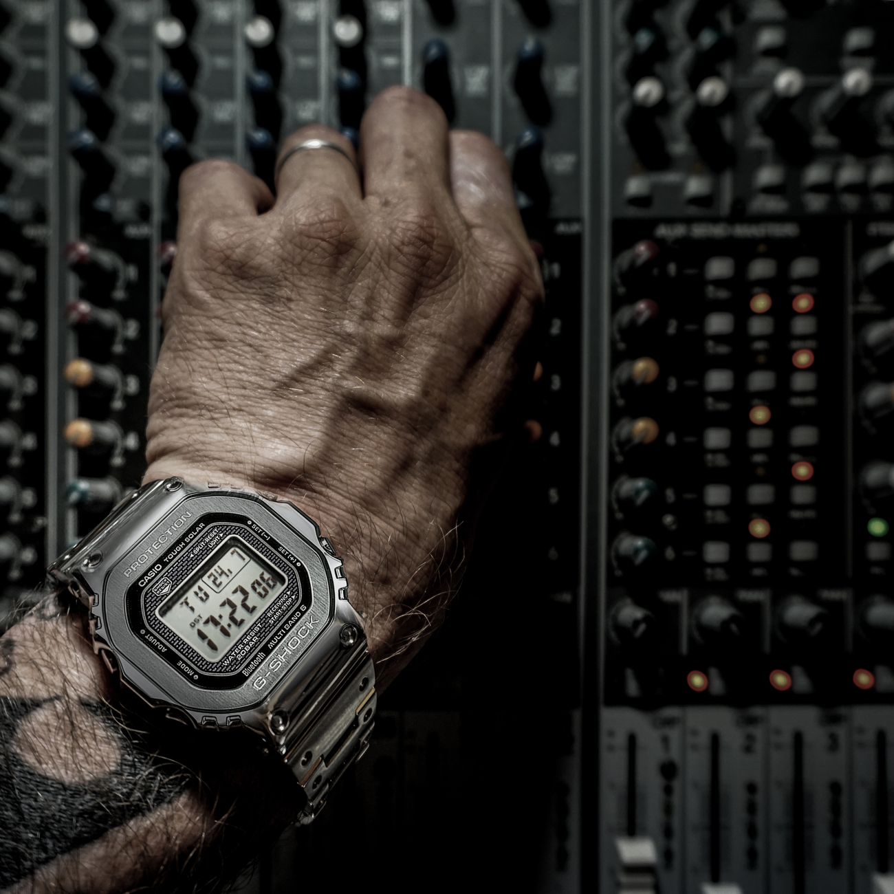 zegarek G-Shock GMW-B5000D-1ER FULL METAL CASE LIMITED G-SHOCK Specials mineralne