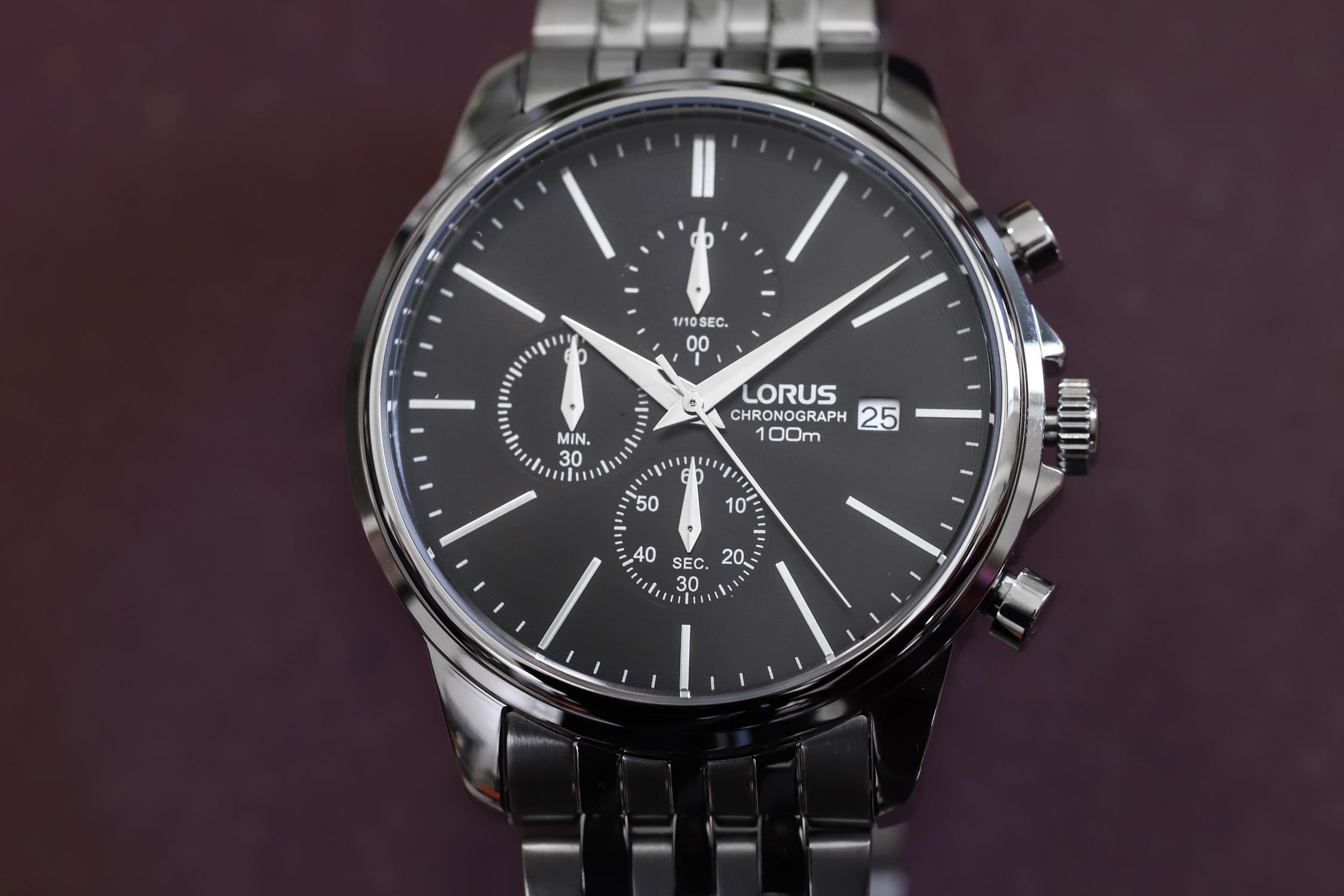 Lorus RM321EX9 zegarek srebrny sportowy Sportowe bransoleta