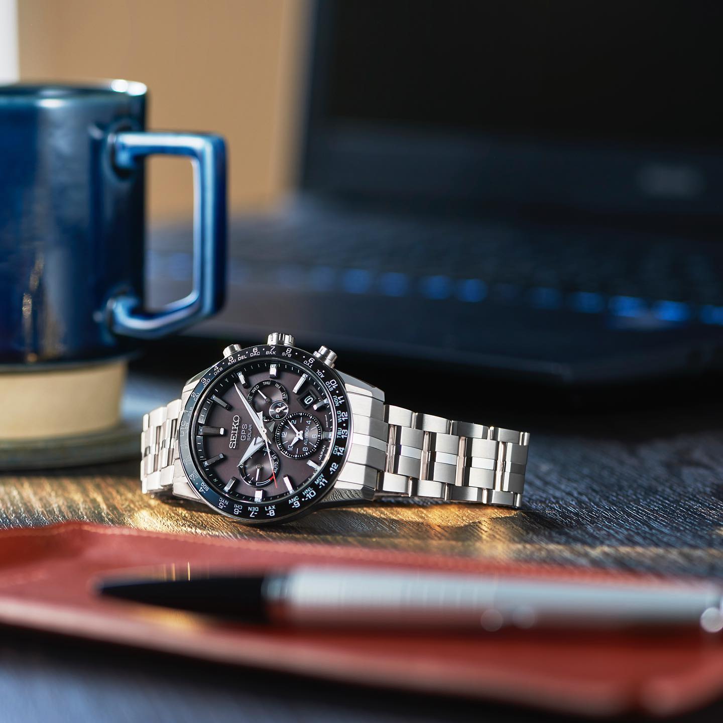 zegarek Seiko SSH003J1 Astron GPS Solar Perpetual Calendar Titanium męski z gps Astron - miniatura 3