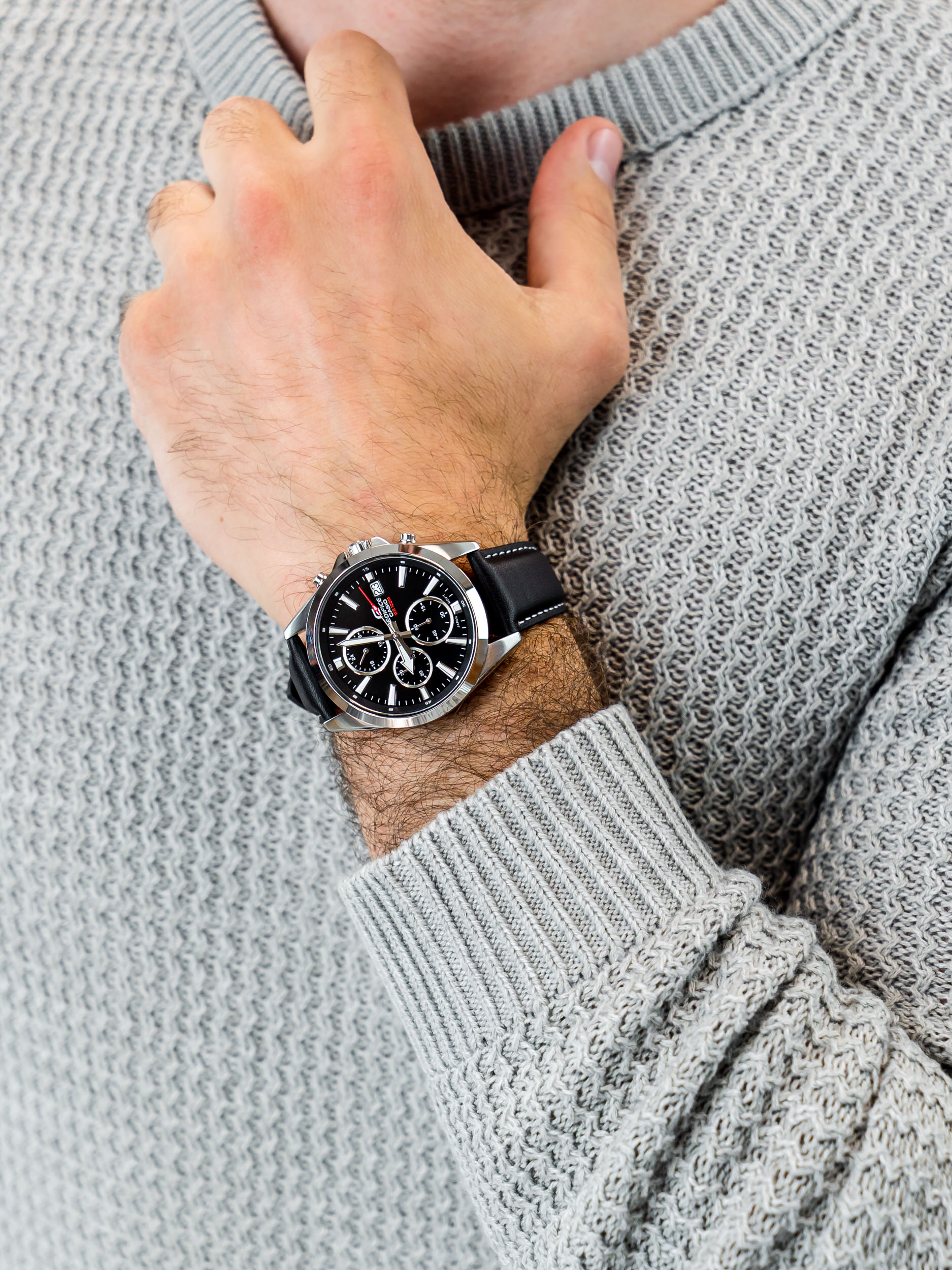zegarek Edifice EFV-560L-1AVUEF SIMPLE SPORTY CHRONOGRAPH męski z chronograf EDIFICE Momentum