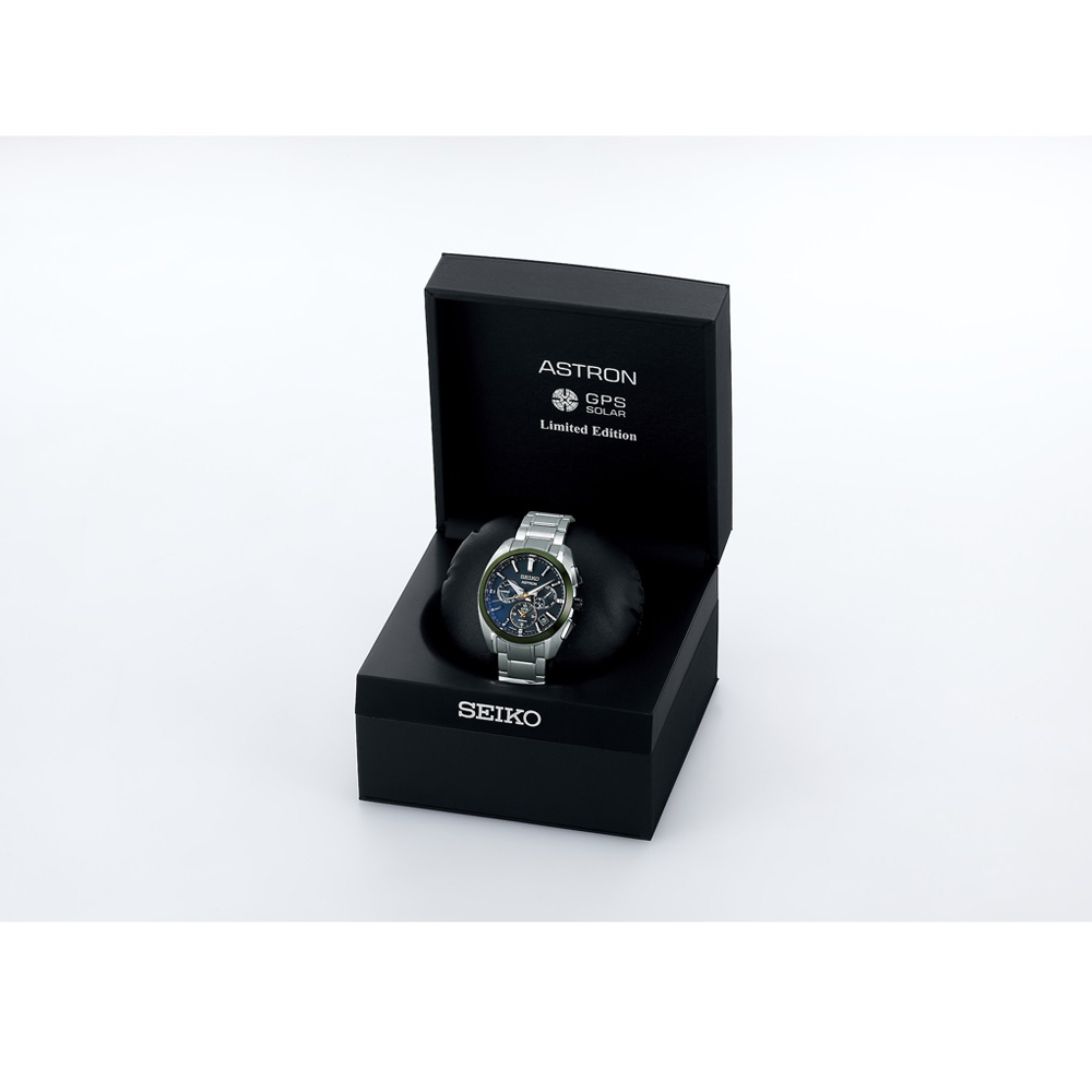 Seiko SSH071J1 zegarek srebrny sportowy Astron bransoleta