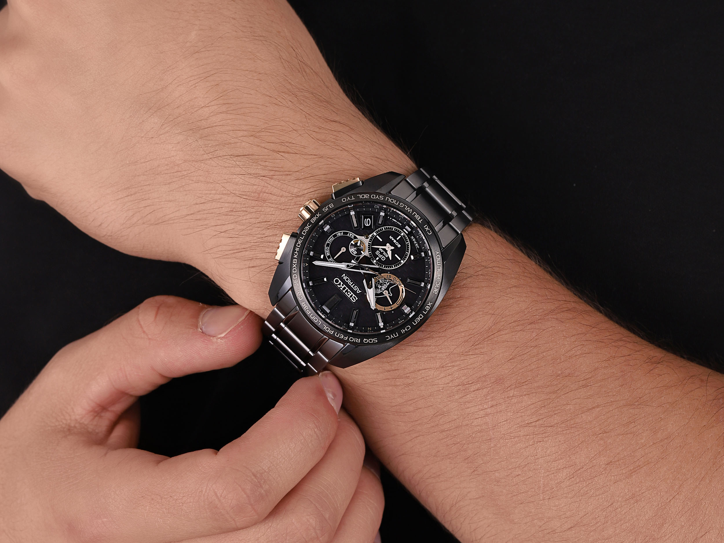 zegarek Seiko SSH097J1 czarny Astron - miniatura 4