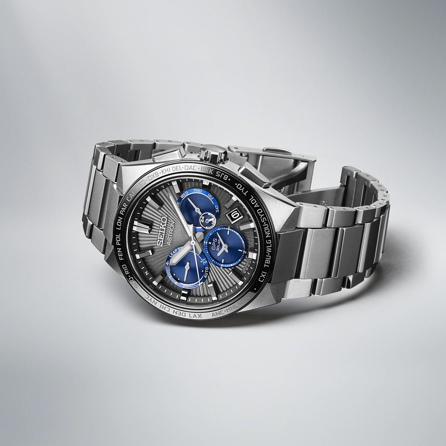 zegarek Seiko SSH119J1 szary Astron - miniatura 4