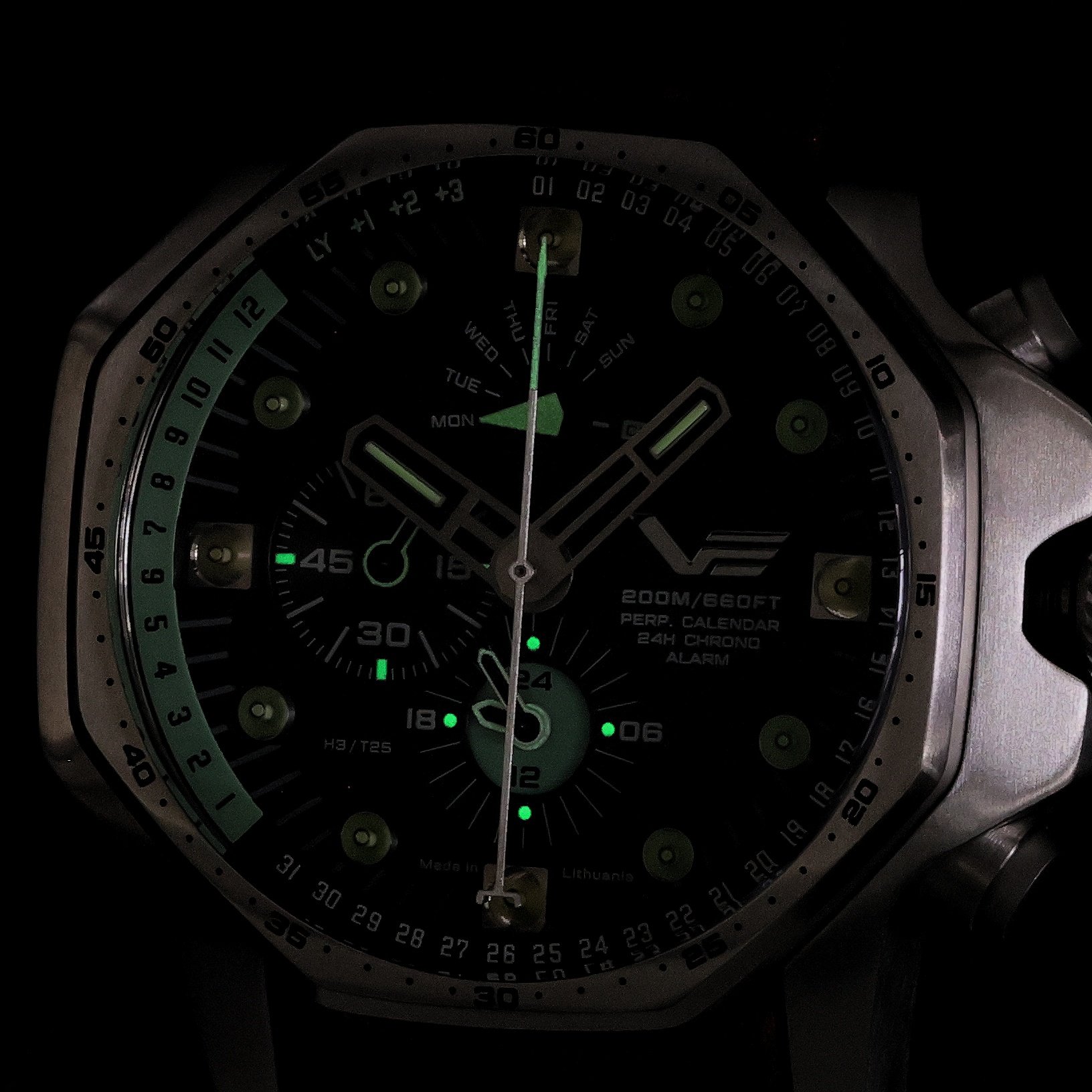 zegarek Vostok Europe YM86-640A695BR Atomic Age mineralne utwardzane - miniatura 5