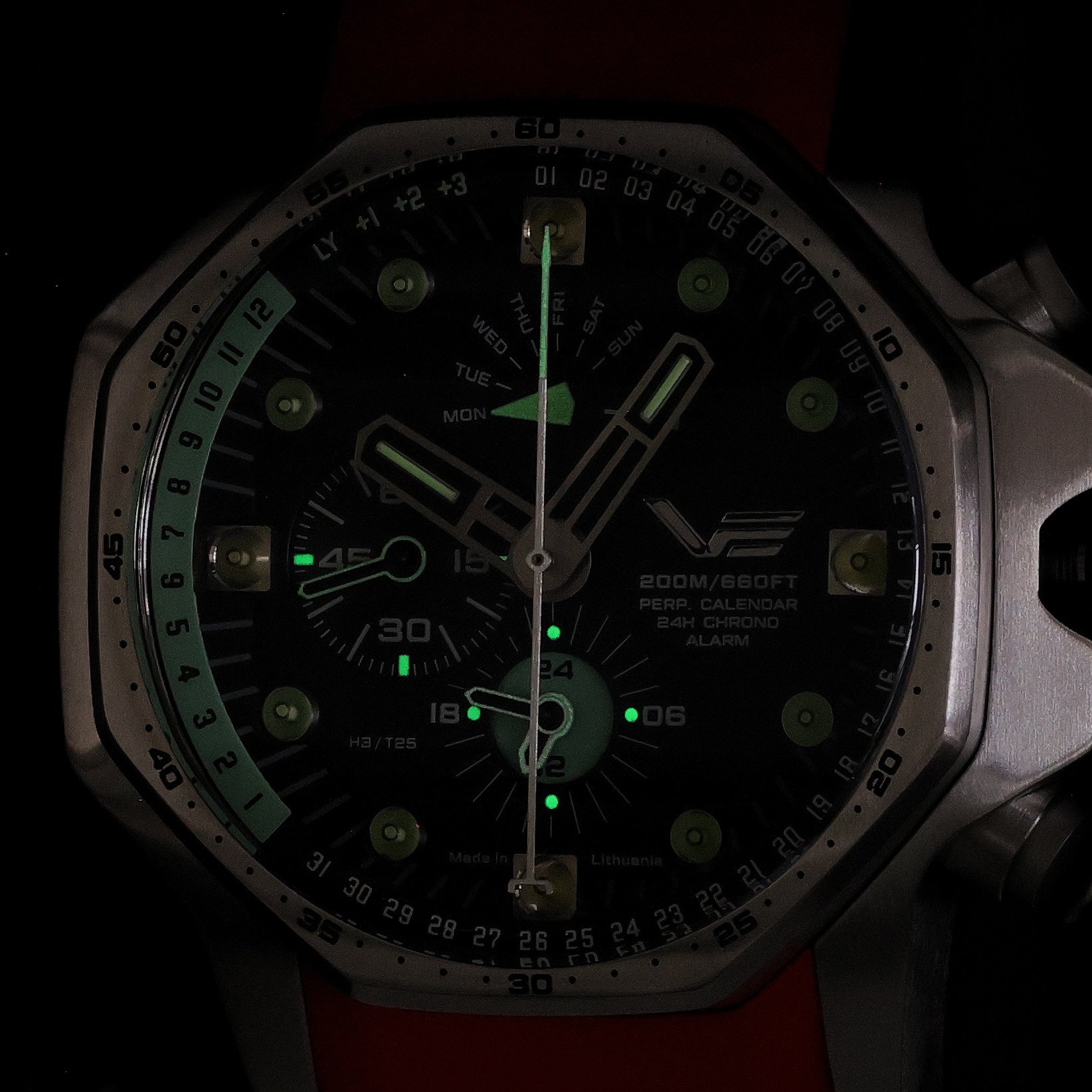 zegarek Vostok Europe YM86-640A695SR Atomic Age mineralne utwardzane - miniatura 5