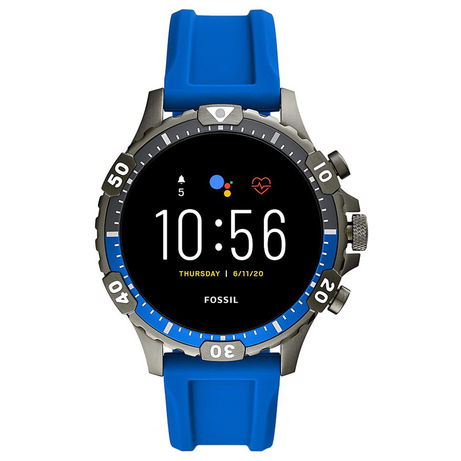 Sportowy smartwatch w mocnym błękicie
